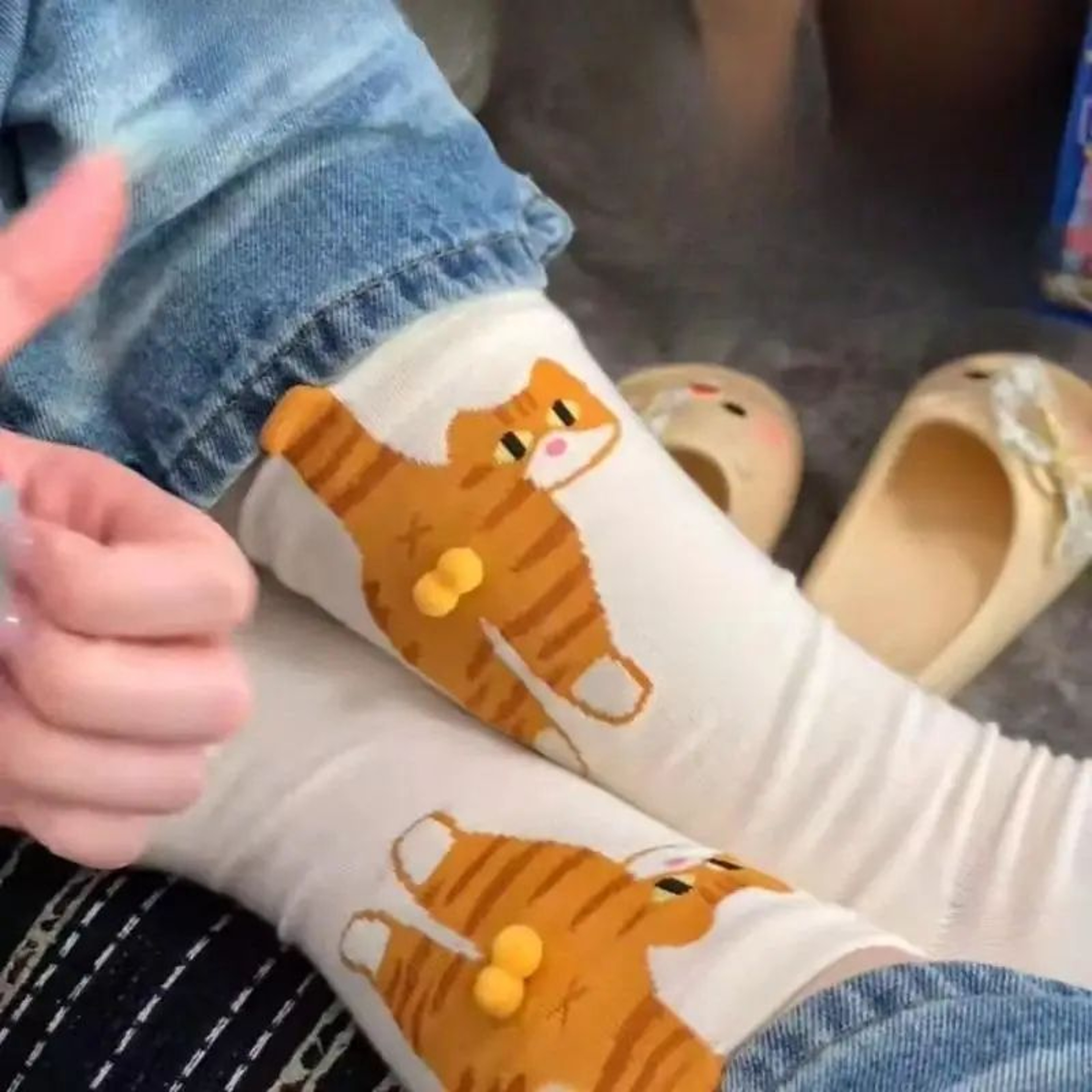 ALLTOOALL Cute 3D Cat Ball MidCalf Socks  Korean Style Funny Womens Crew Socks 5