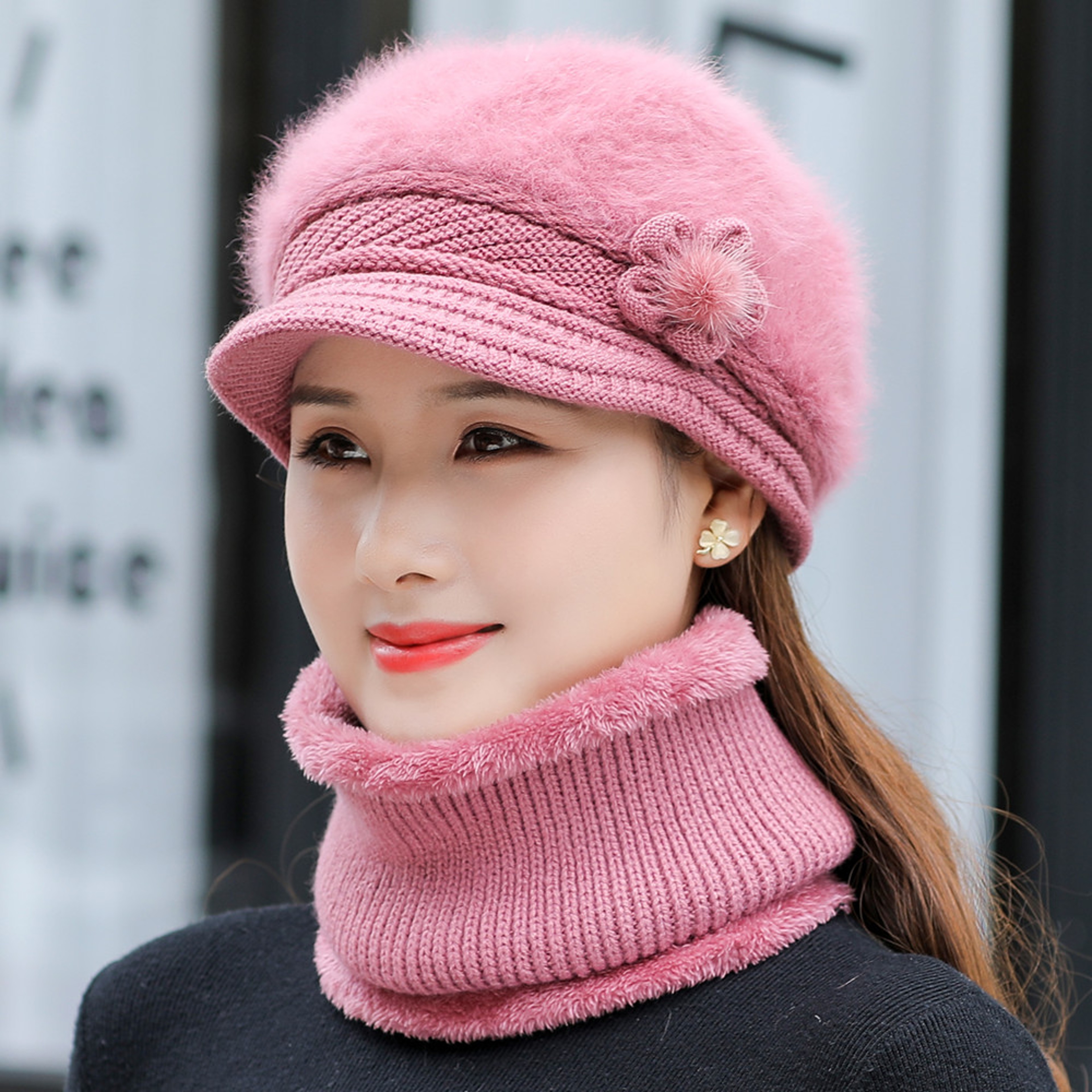 Plush Fur Lined Hat and Scarf Set for Cozy Wind Blocking Winter Comfort – view 12