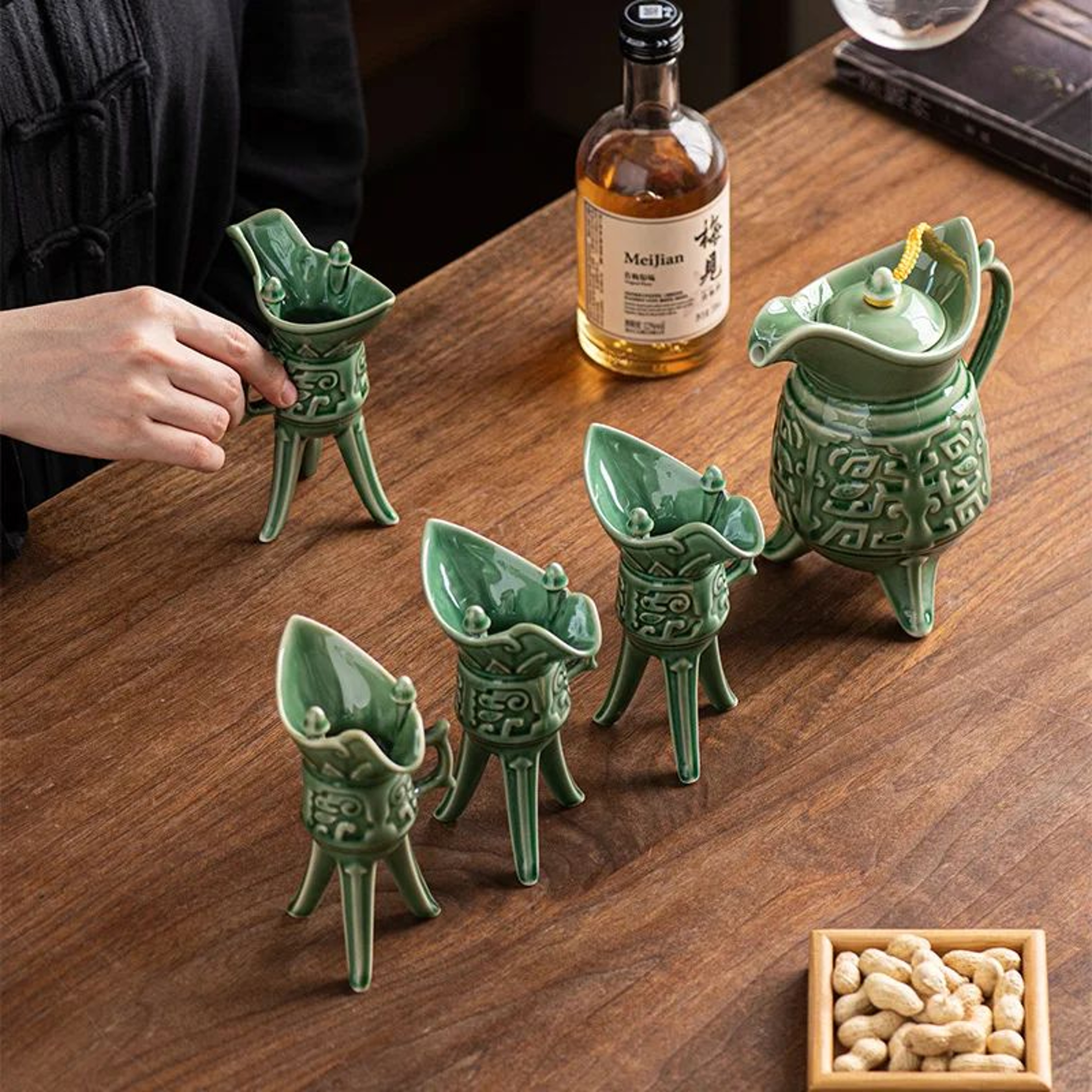 ImperialCharm Retro Ceramic Baijiu Wine Set  One Catty Pot With 12 Cups Gift Box Edition 2