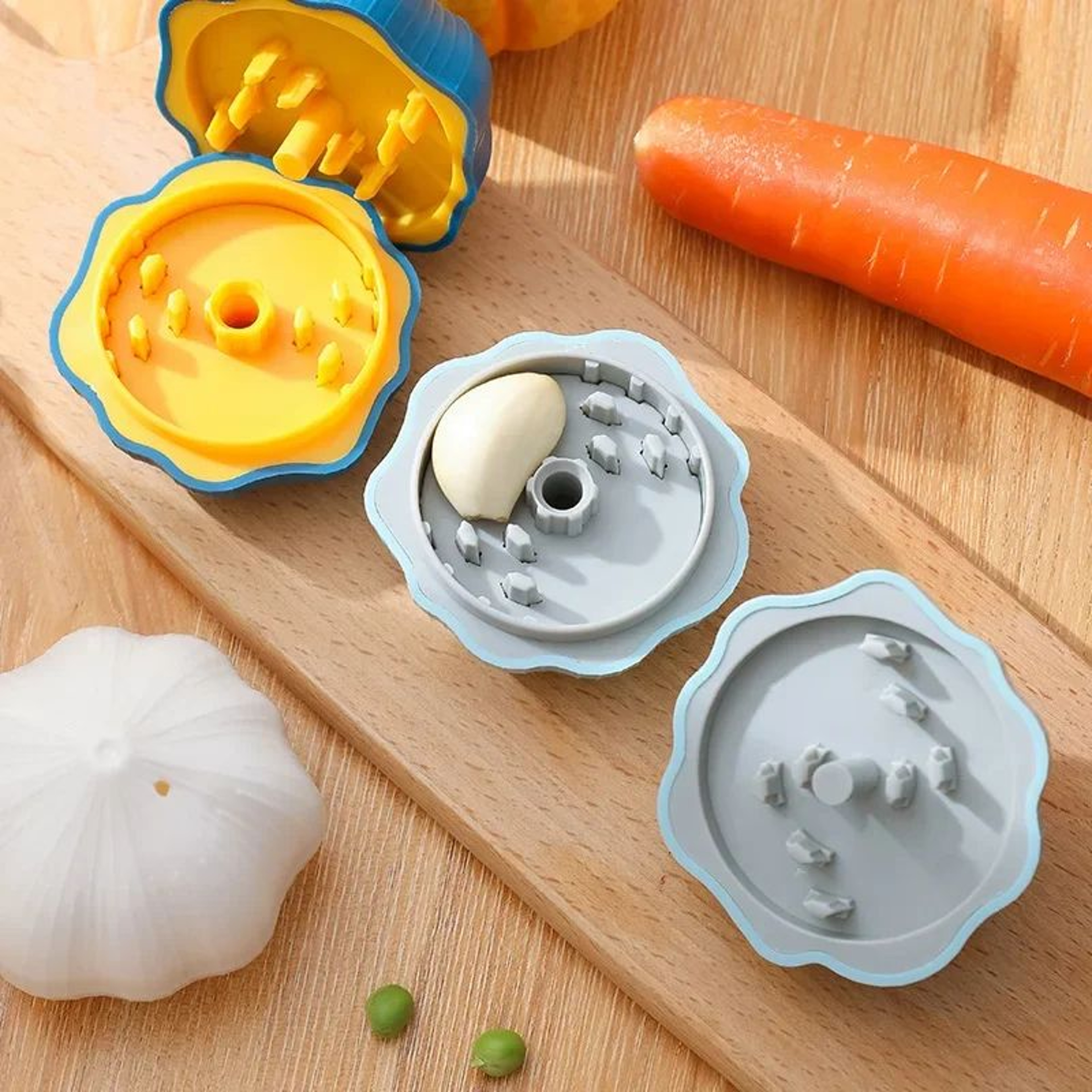 Cute GarlicShaped Manual Garlic Grinder  Mini Rotary Chopper For Chili  Ginger 1