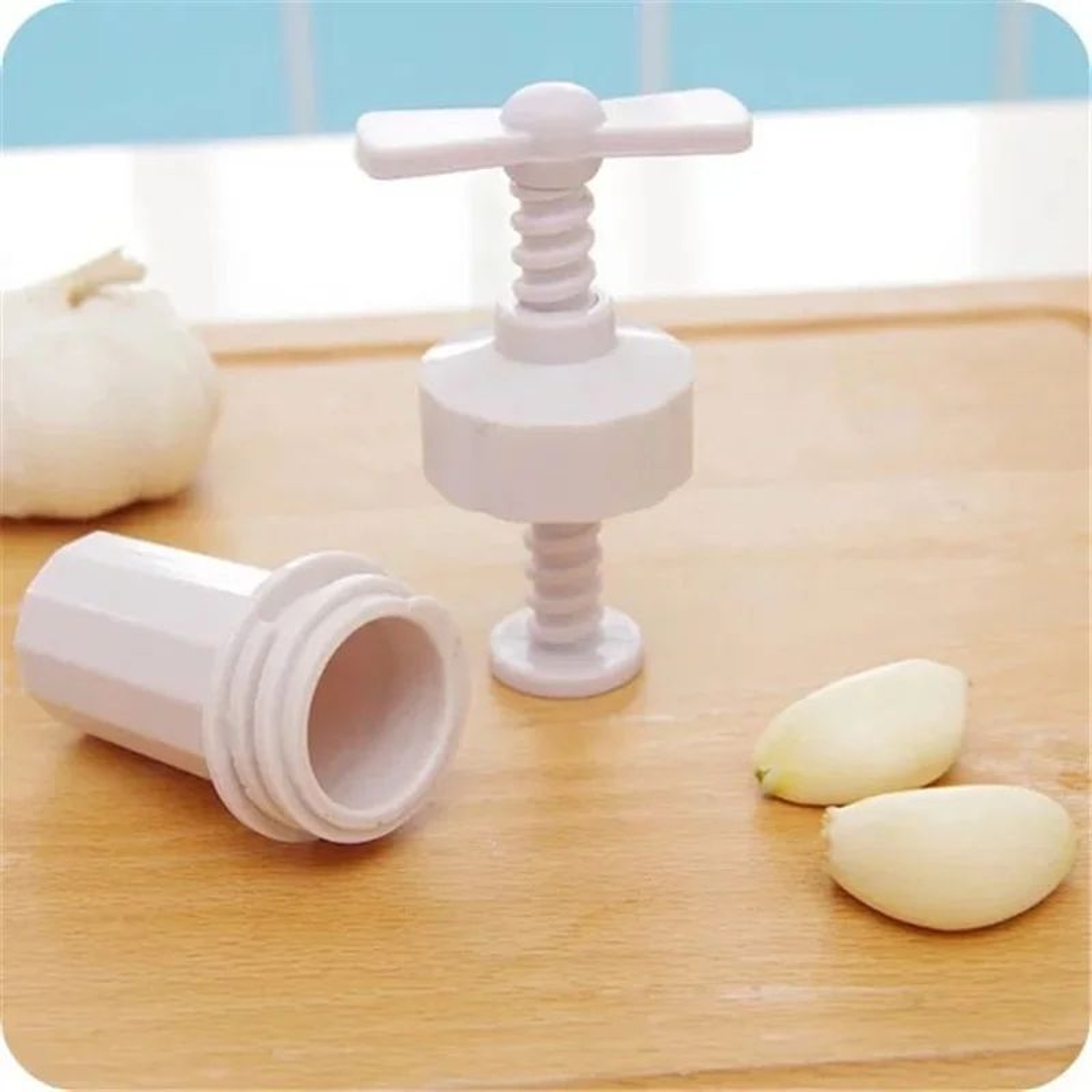 Manual Garlic  Ginger Twist Crusher  Easy Press Kitchen Mincer Tool 0