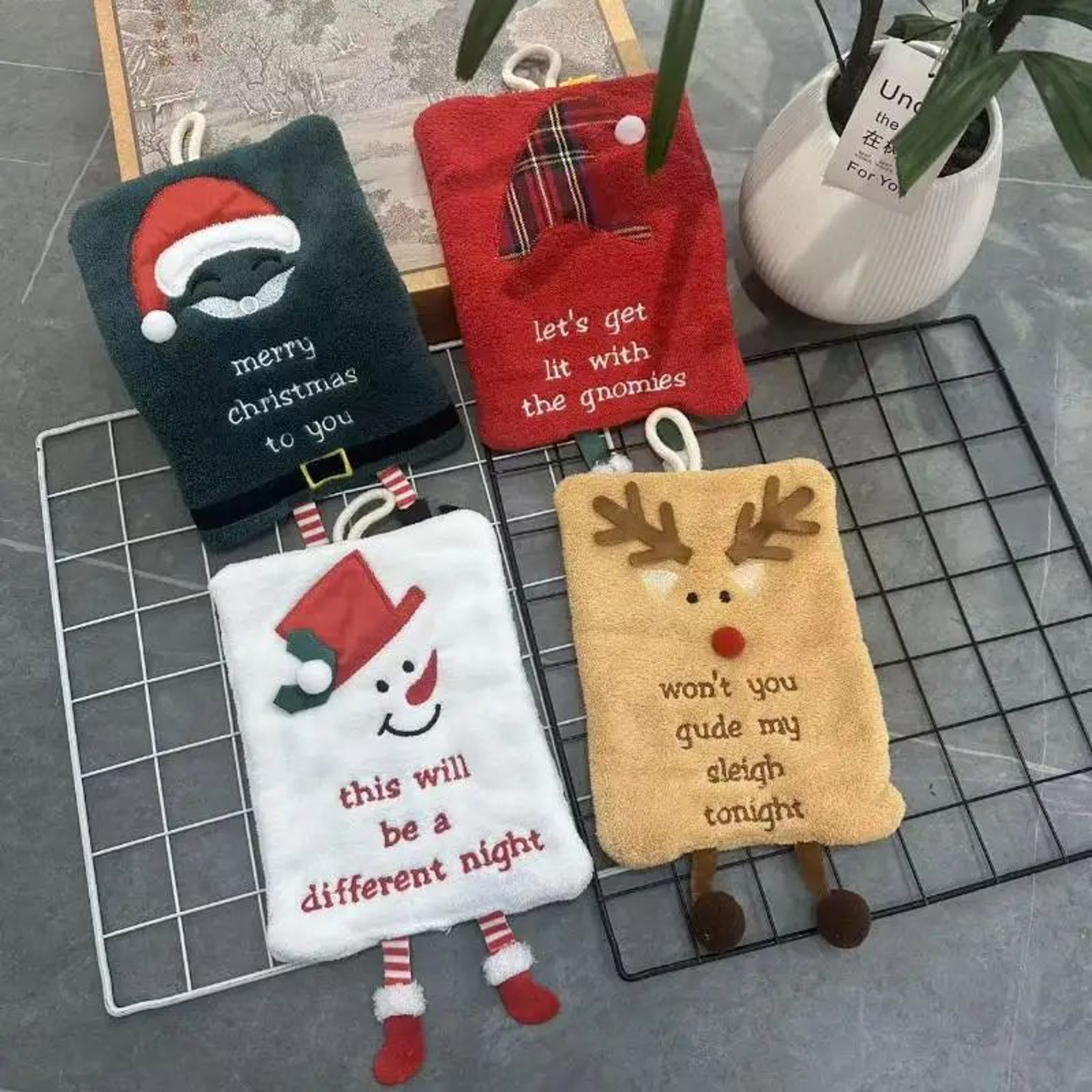 Christmas Cartoon Hanging Hand Towel  Thick Coral Fleece Absorbent Kitchen  Bathroom Cloth 1