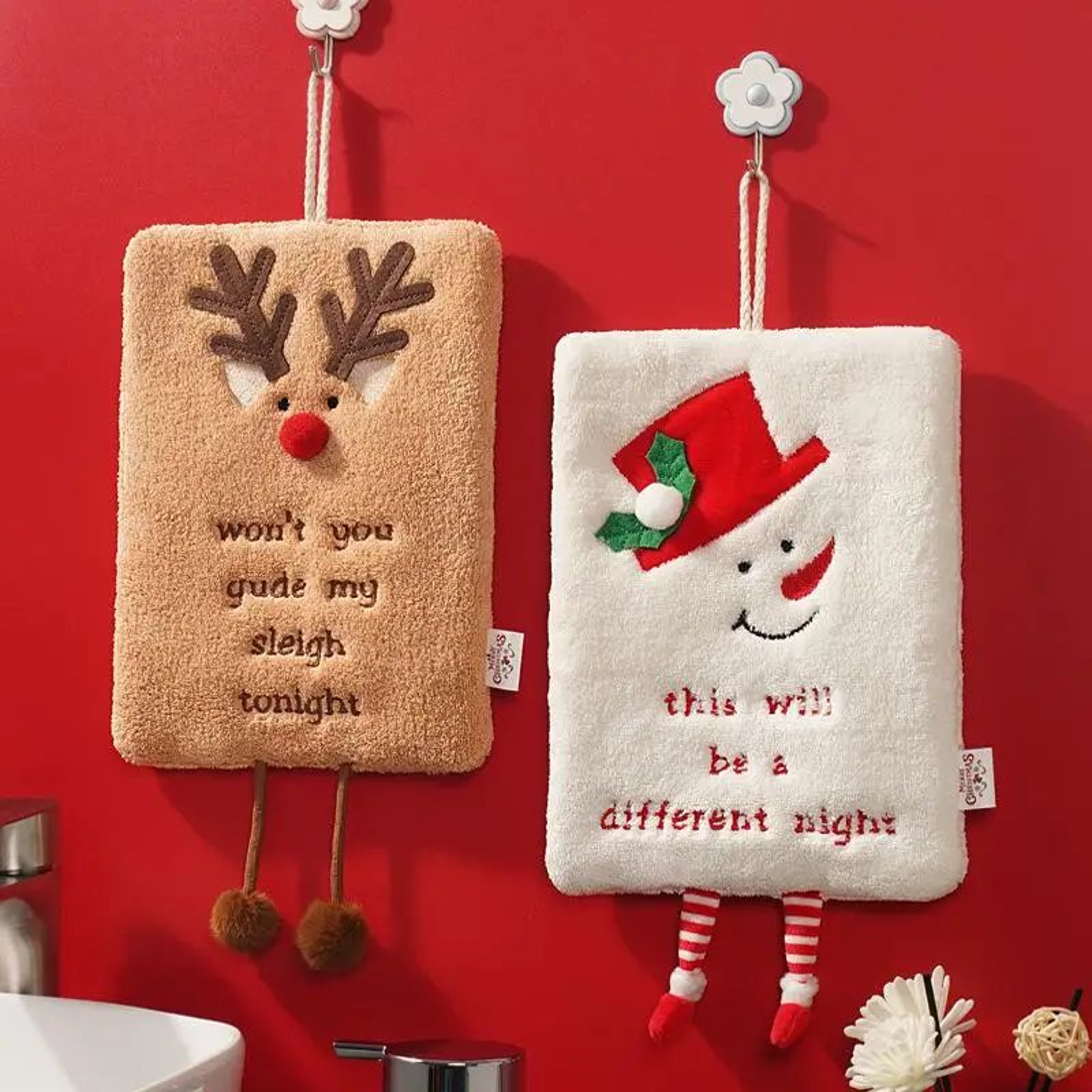 Christmas Cartoon Hanging Hand Towel  Thick Coral Fleece Absorbent Kitchen  Bathroom Cloth 0