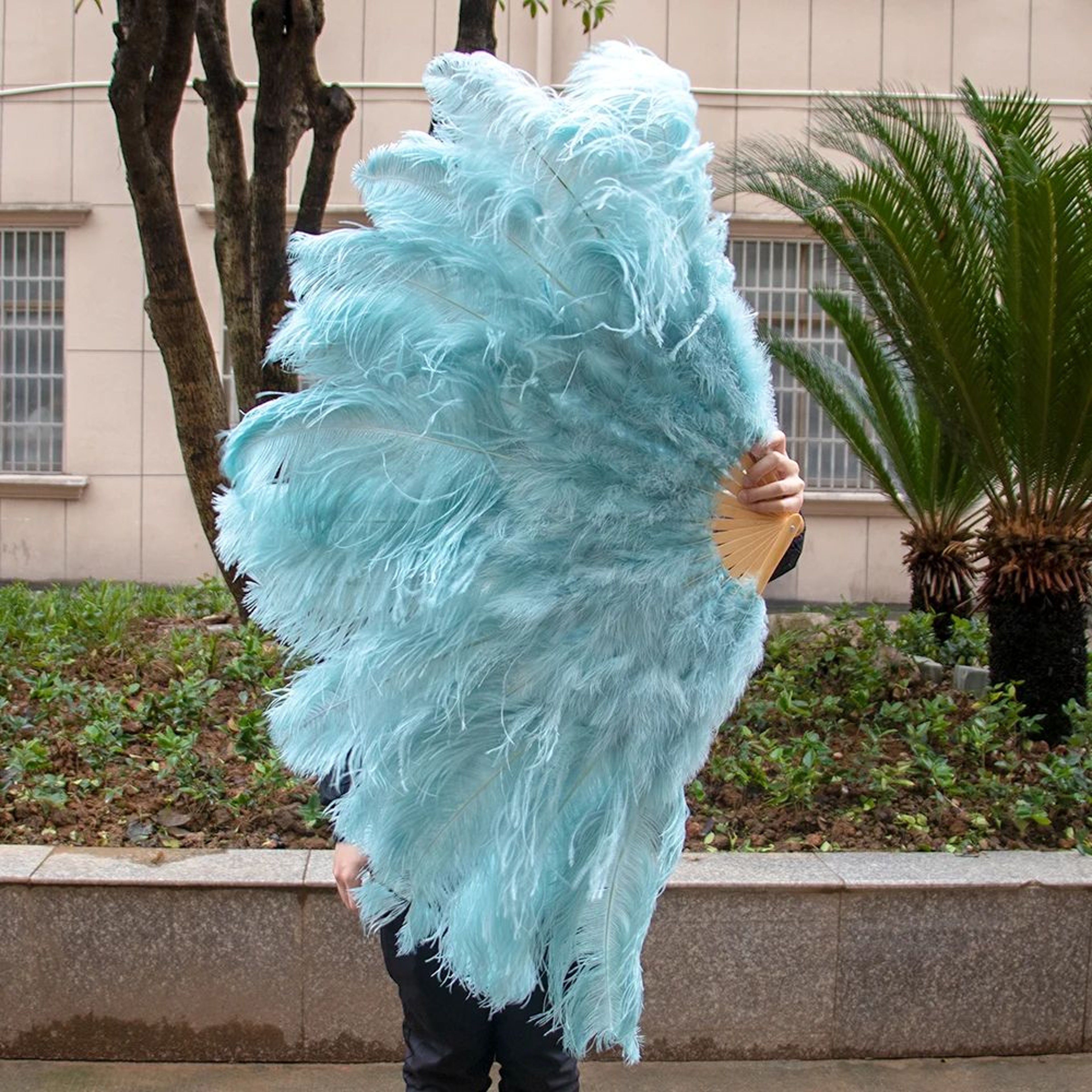 Luxury Ostrich Feather Fan  Large  Folding Dance Fan For Stage Carnival  Performance 21