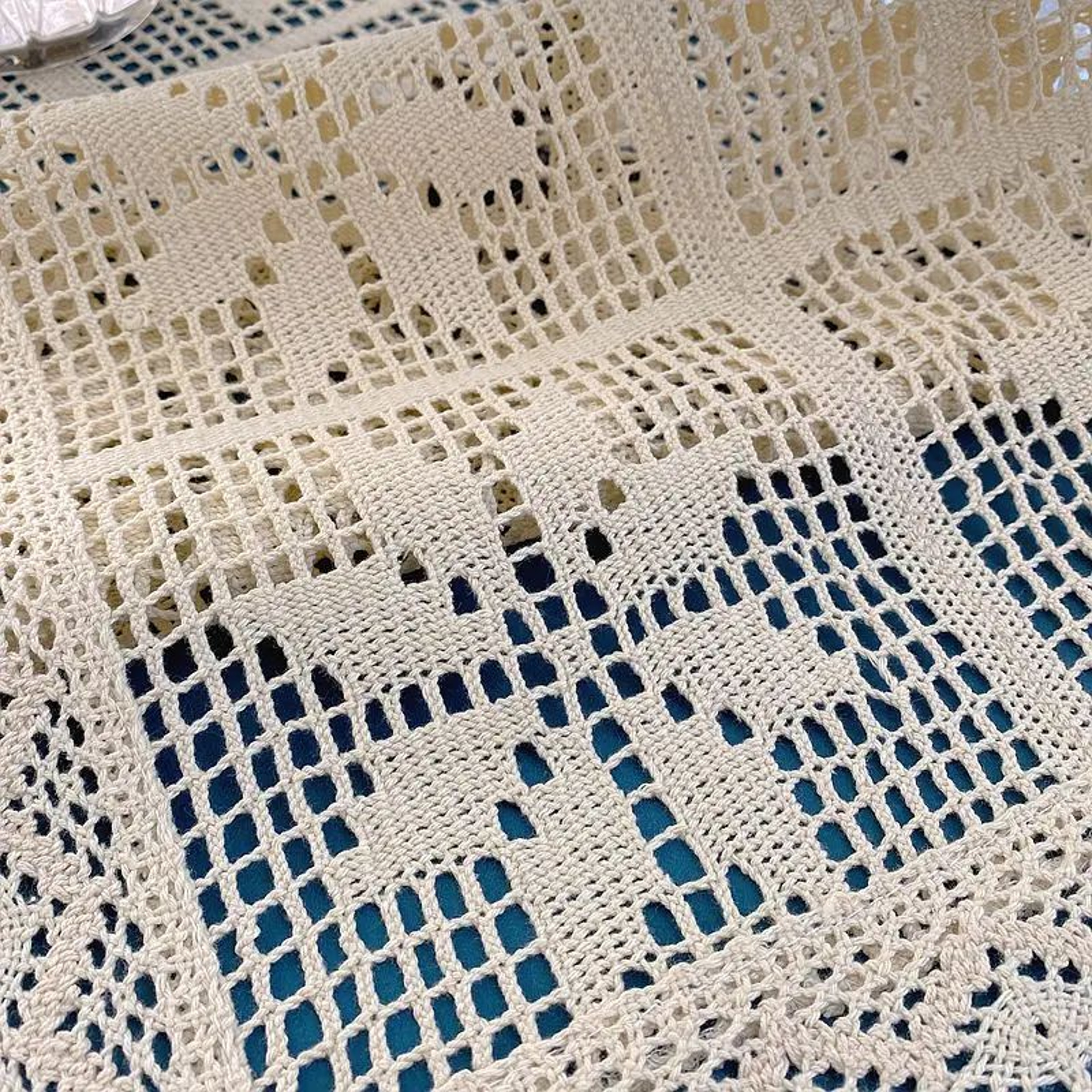 Crochet Lace Cotton Linen Table Runner  Retro Woven Plaid Tablecloth With Elegant Edge 2