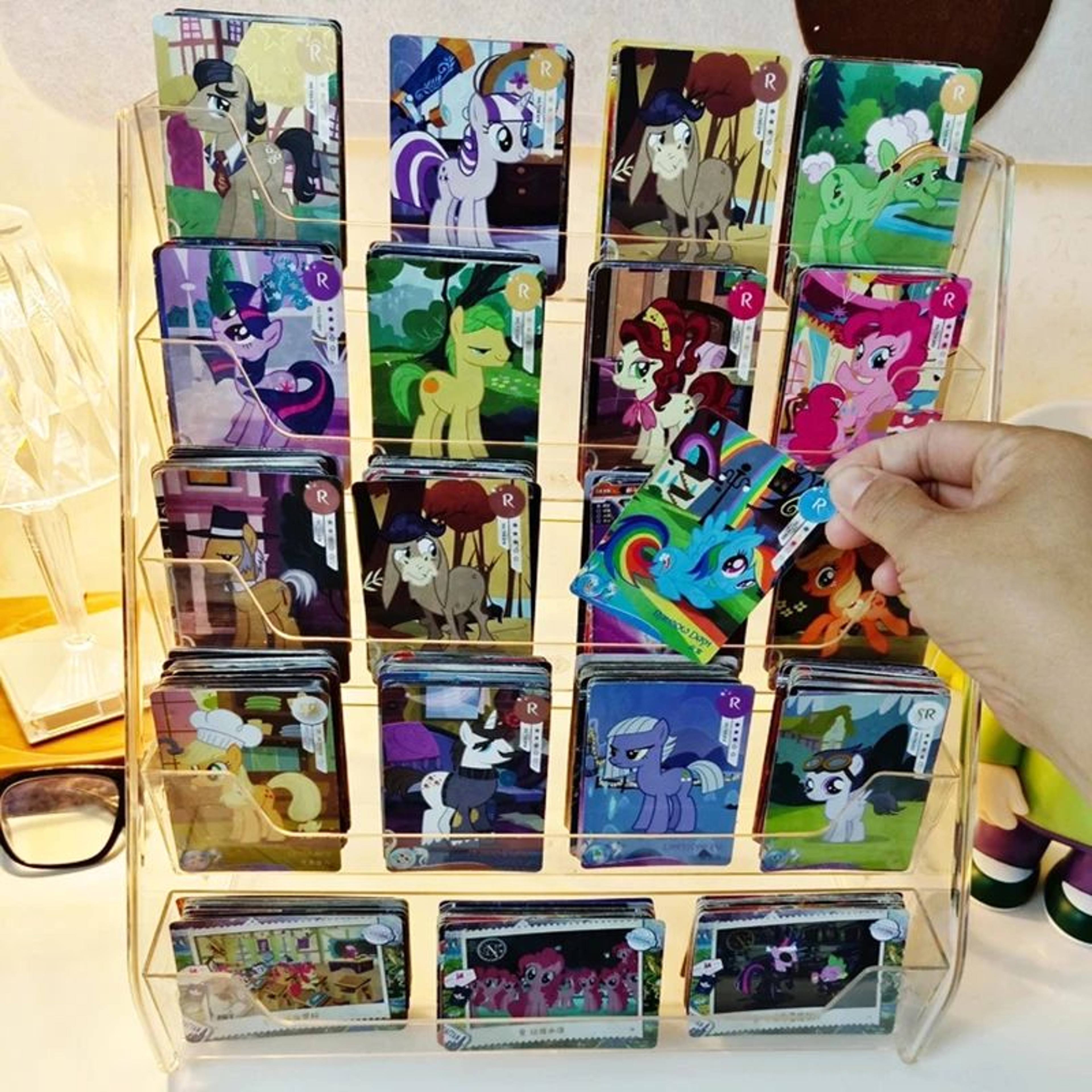Transparent Greeting Card Display Rack  MultiLayer Plastic Desktop Storage Organizer For Cards  Gif 2