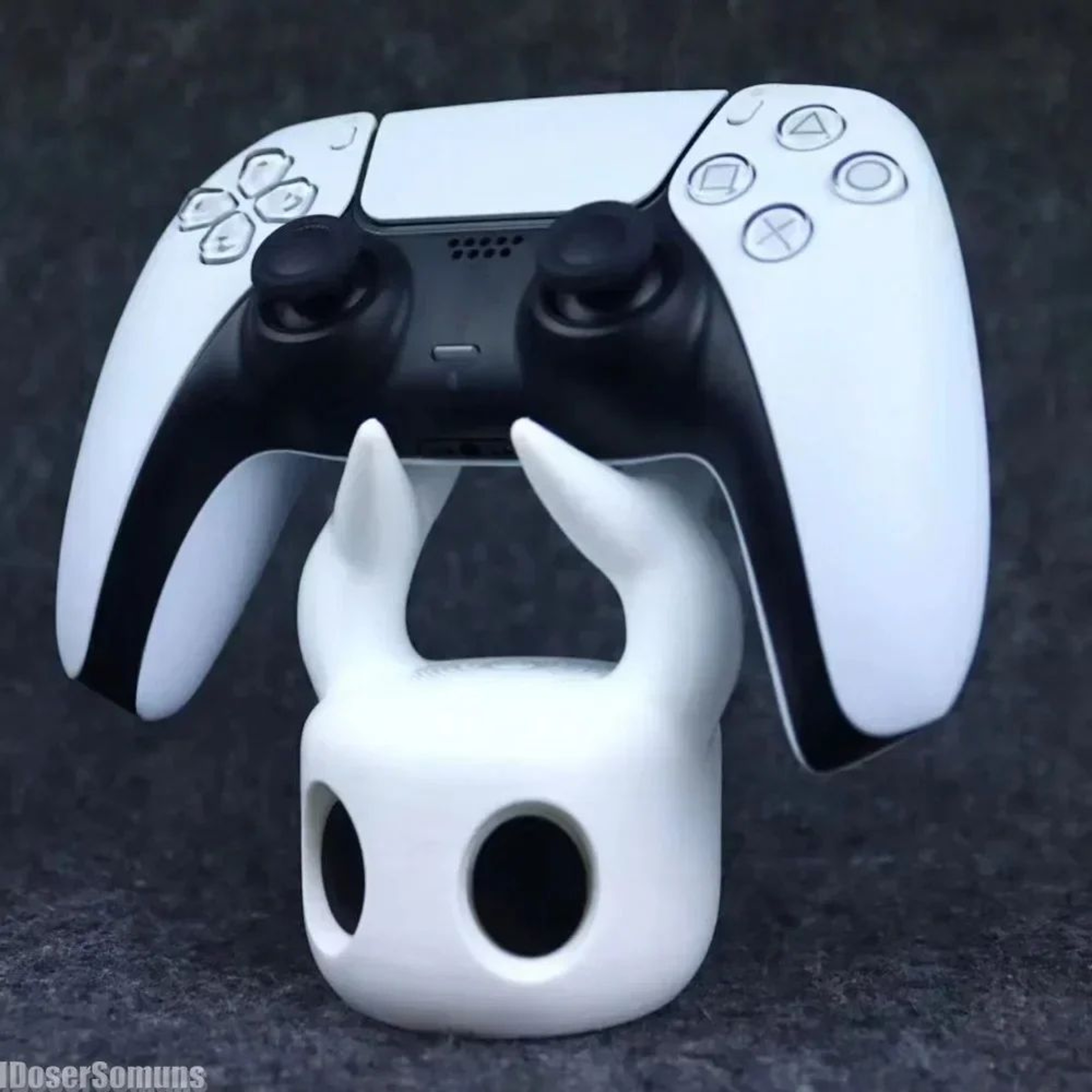 Universal PS5 PS4 Xbox Controller Stand  Desktop Gamepad Storage Holder For Switch  Steam Deck 1