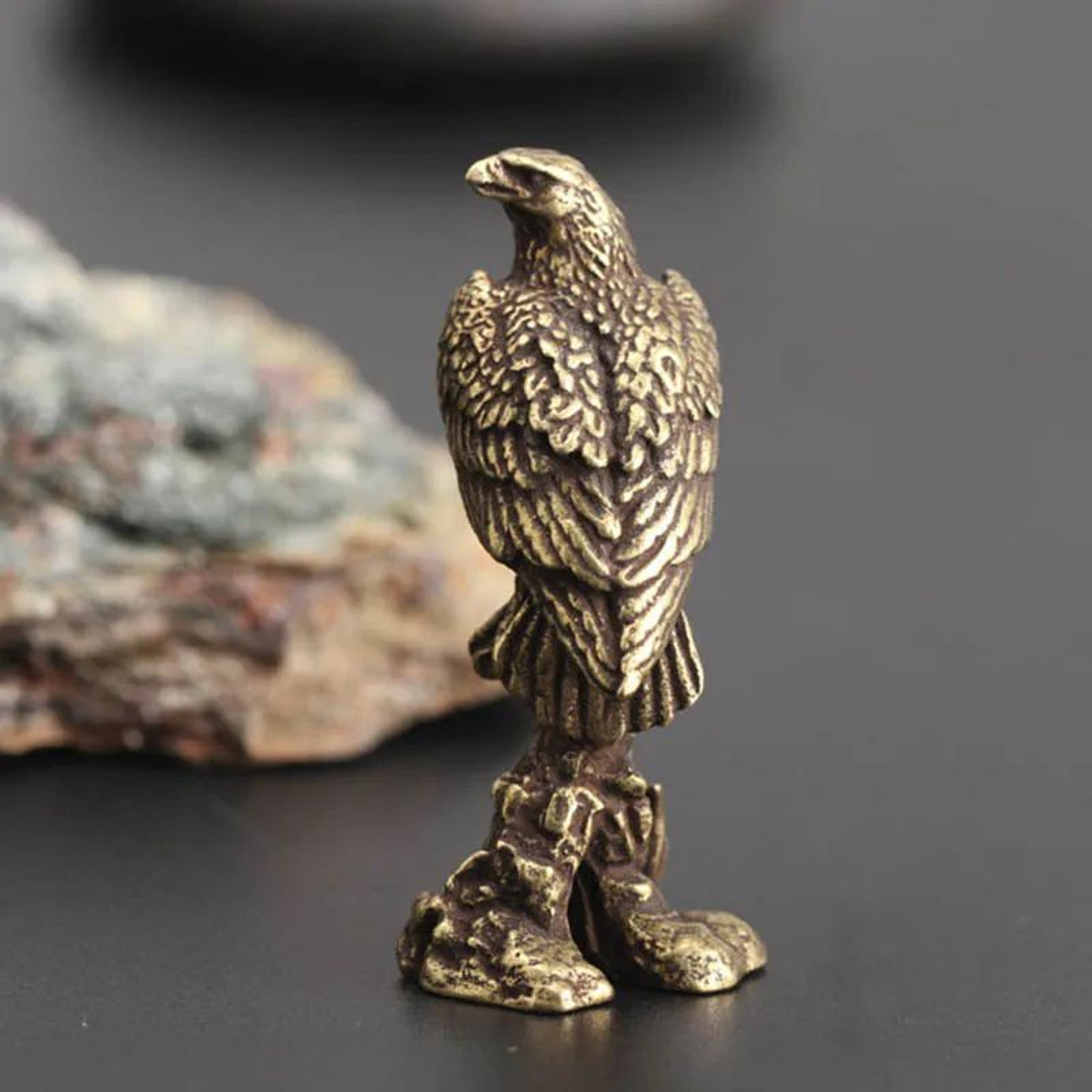 Handmade Vintage Copper Eagle Bird Figurine  Mini Animal Sculpture For Home Office Desk Decor Colle 0