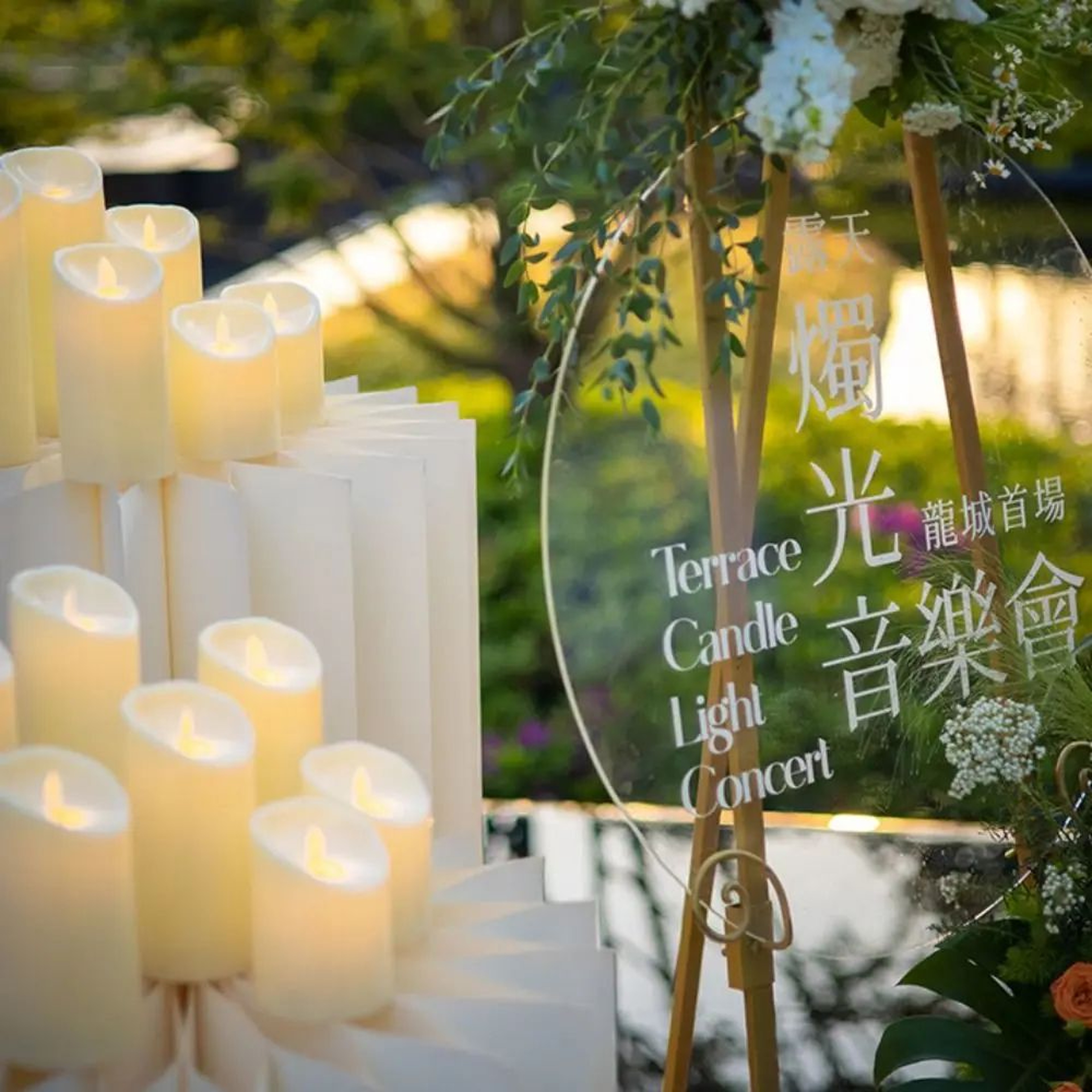 Creative LED Electronic Candle Swinging Light  Flameless Warm Yellow Battery Operated Decorative LE 2