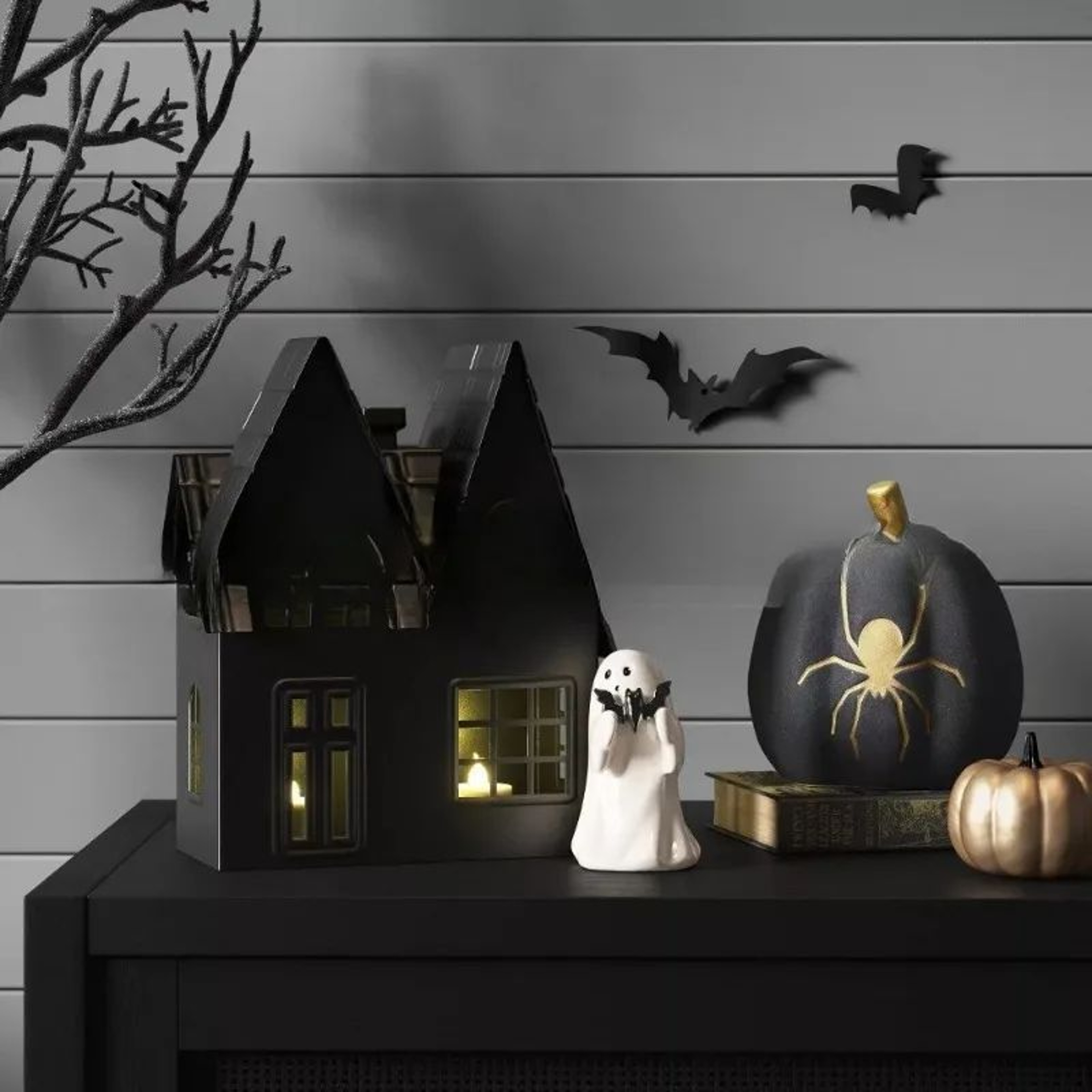 Cute Ceramic Ghost Holding Pink Pumpkin Bat Statue  Halloween Resin Decoration For Home  Party 3