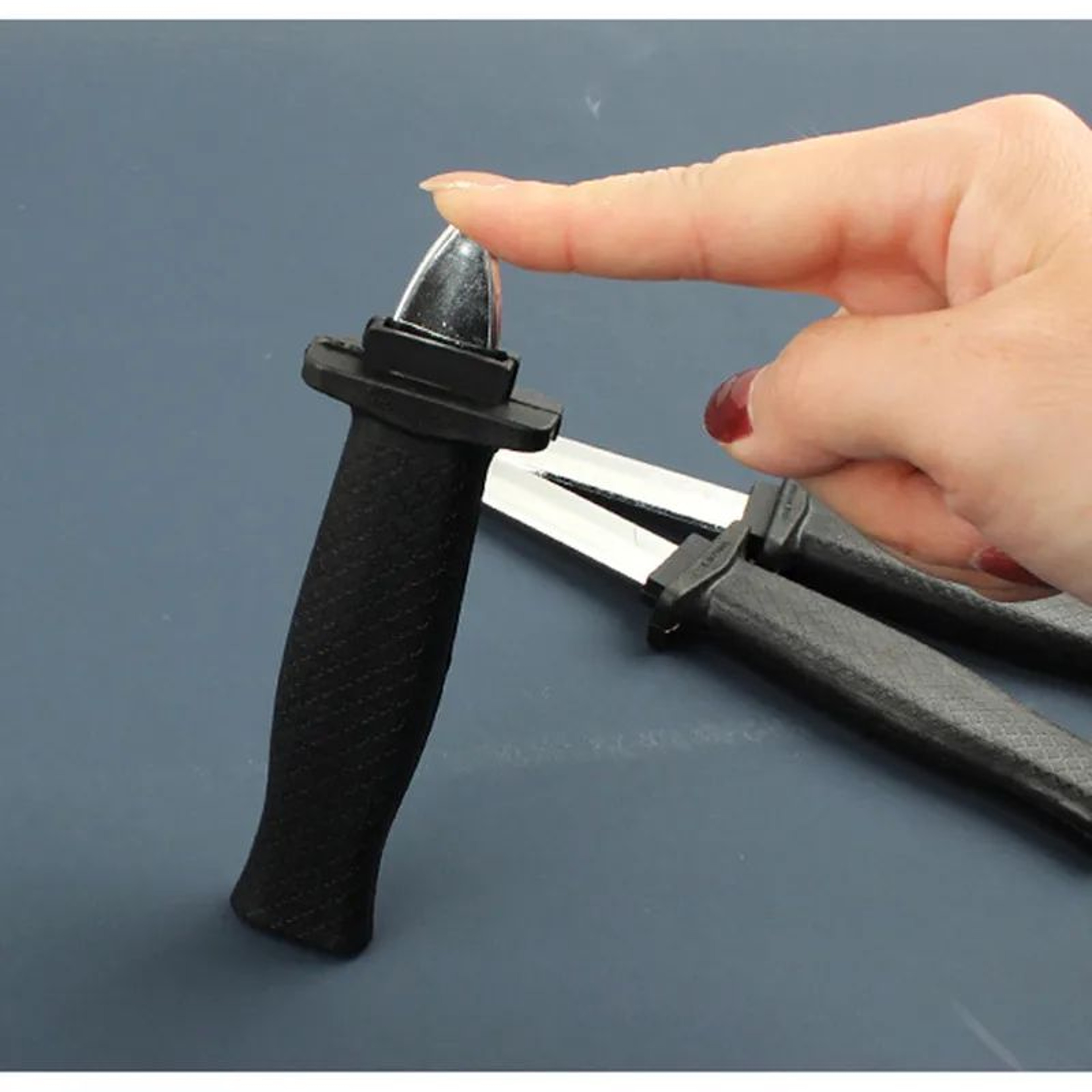 18 Cm Telescopic Fake Knife Toy  Retractable Stage Magic Prop Prank Toy  Halloween Party Favor 3