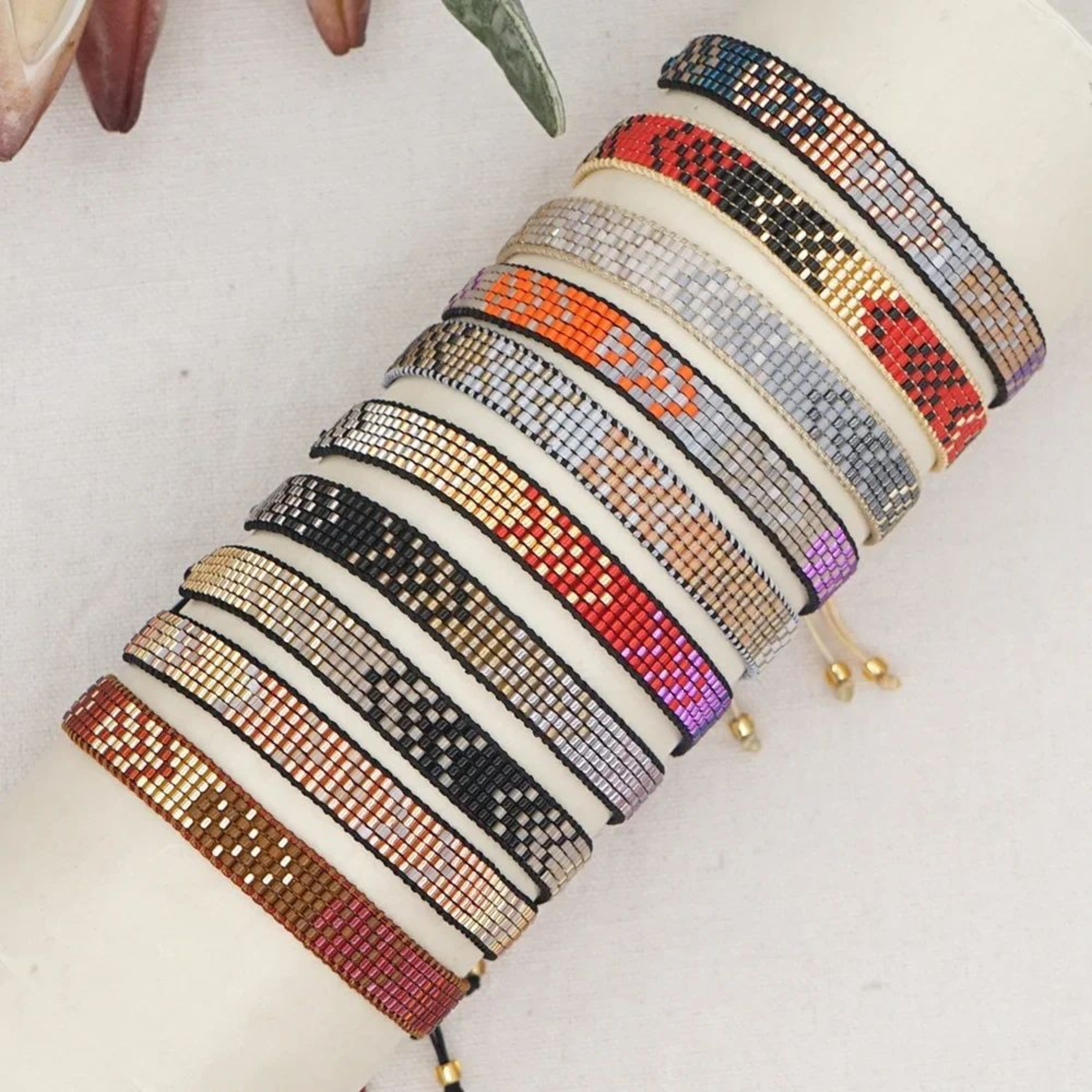 Handmade Gradient Glass Beaded Bracelet  Adjustable Boho Friendship Bracelet For Women  Men 0