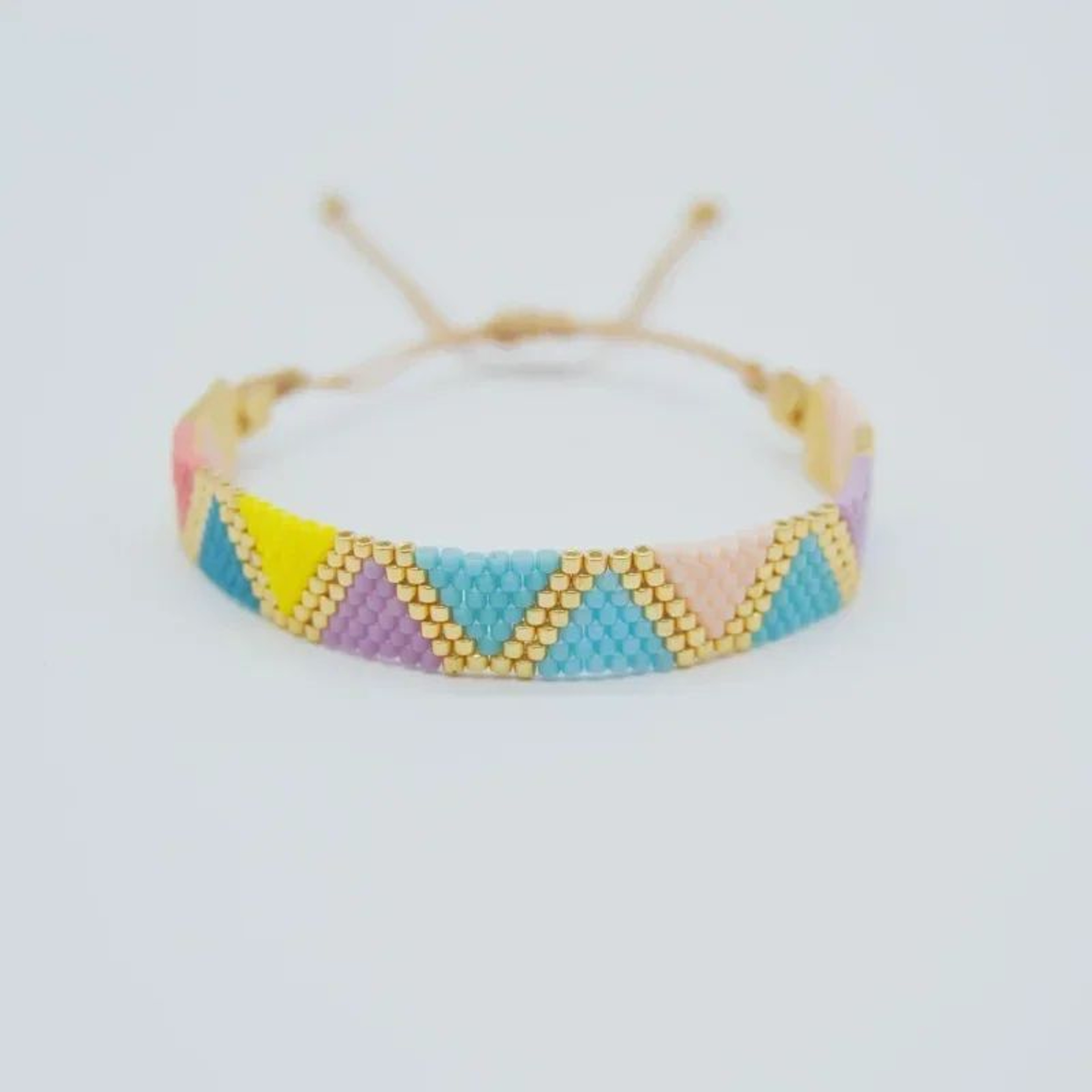 Boho Rice Bead Bracelet  Adjustable Handwoven Triangle Heart Gradient Beaded Bracelet For Women 4