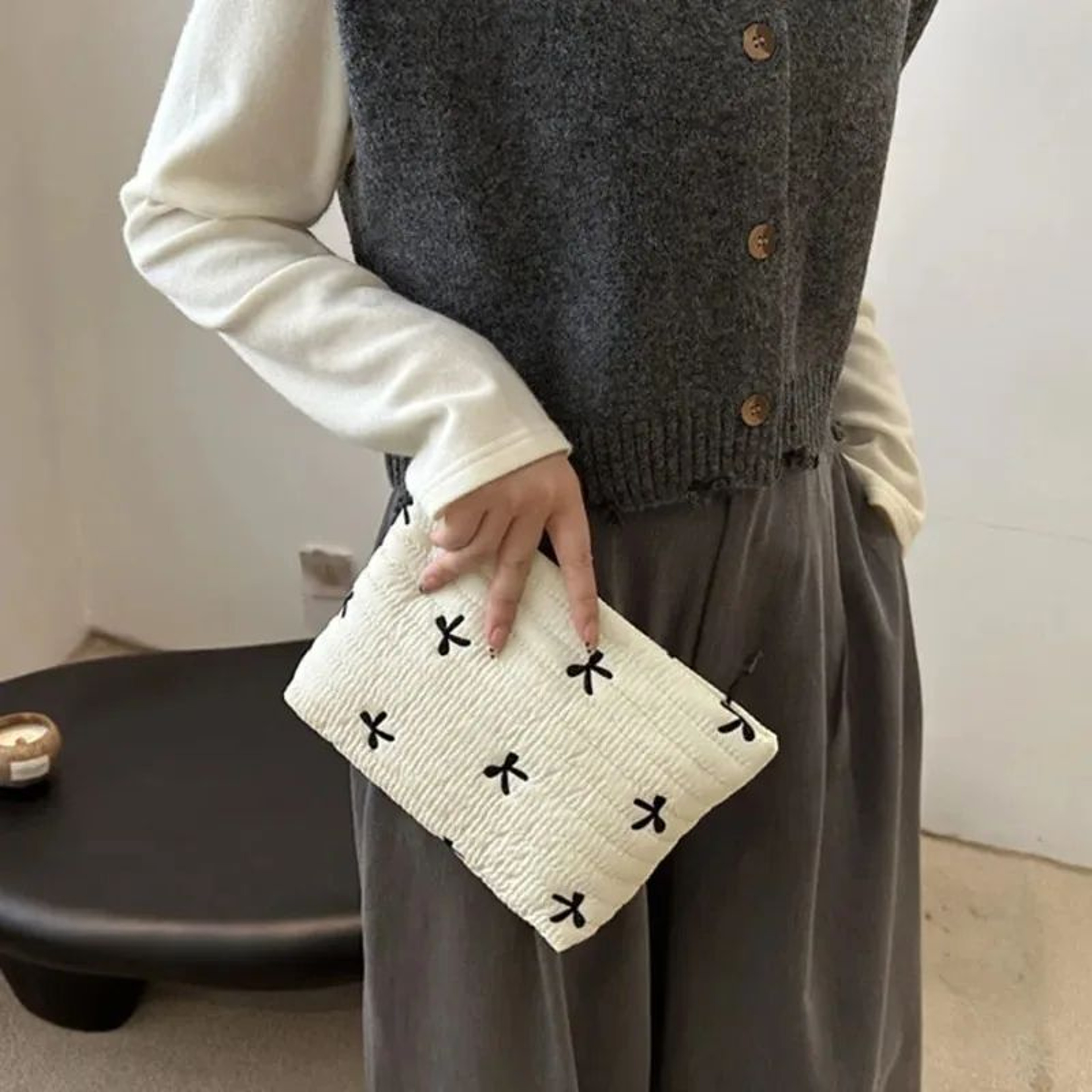 Cute Embroidered Bow Makeup Bag  Large Capacity Zipper Cosmetic Pouch  Travel Toiletry Storage Orga 2