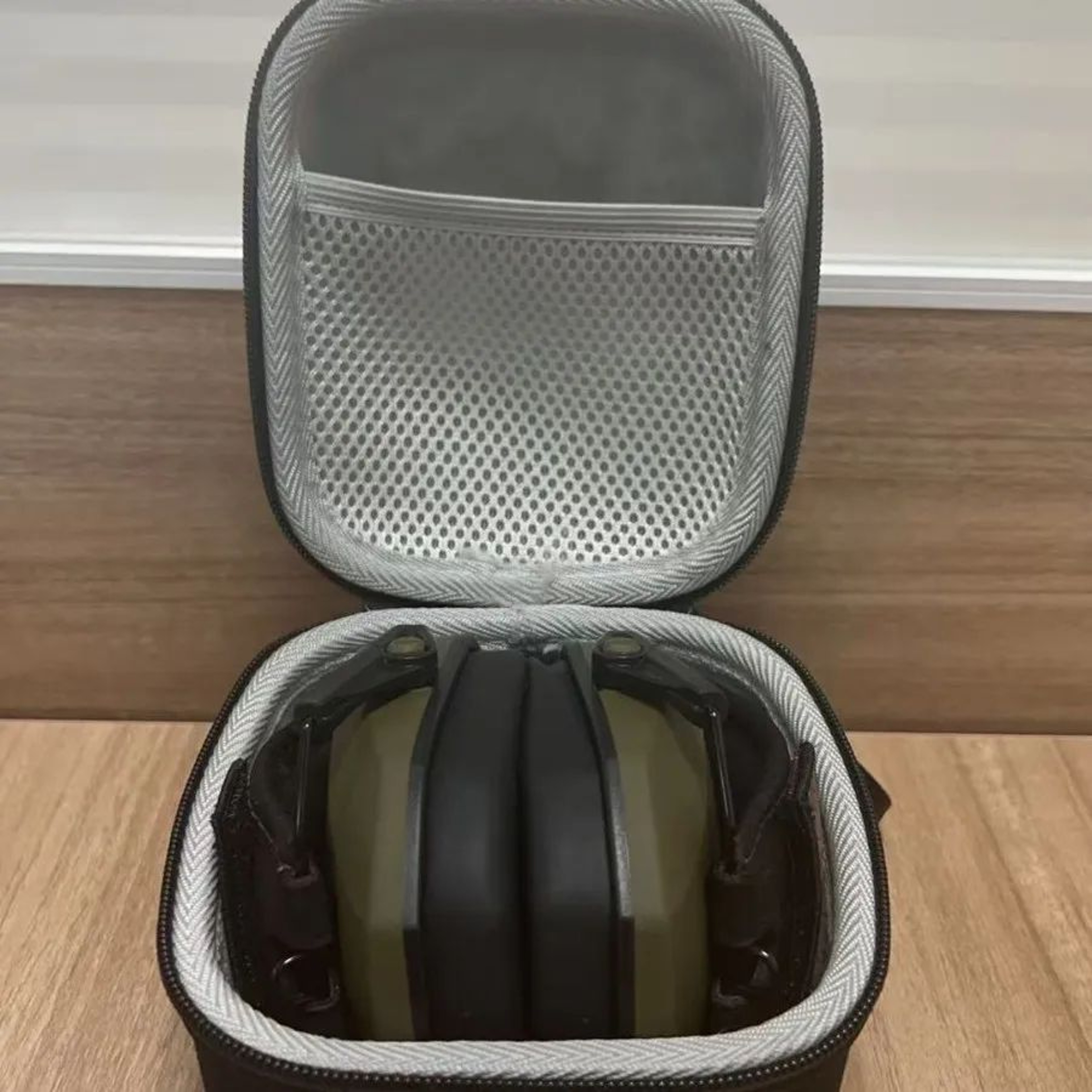 ZOHAN Protective Carrying Case For Howard Leight Impact Earmuffs  Waterproof Dustproof Headphone St 8