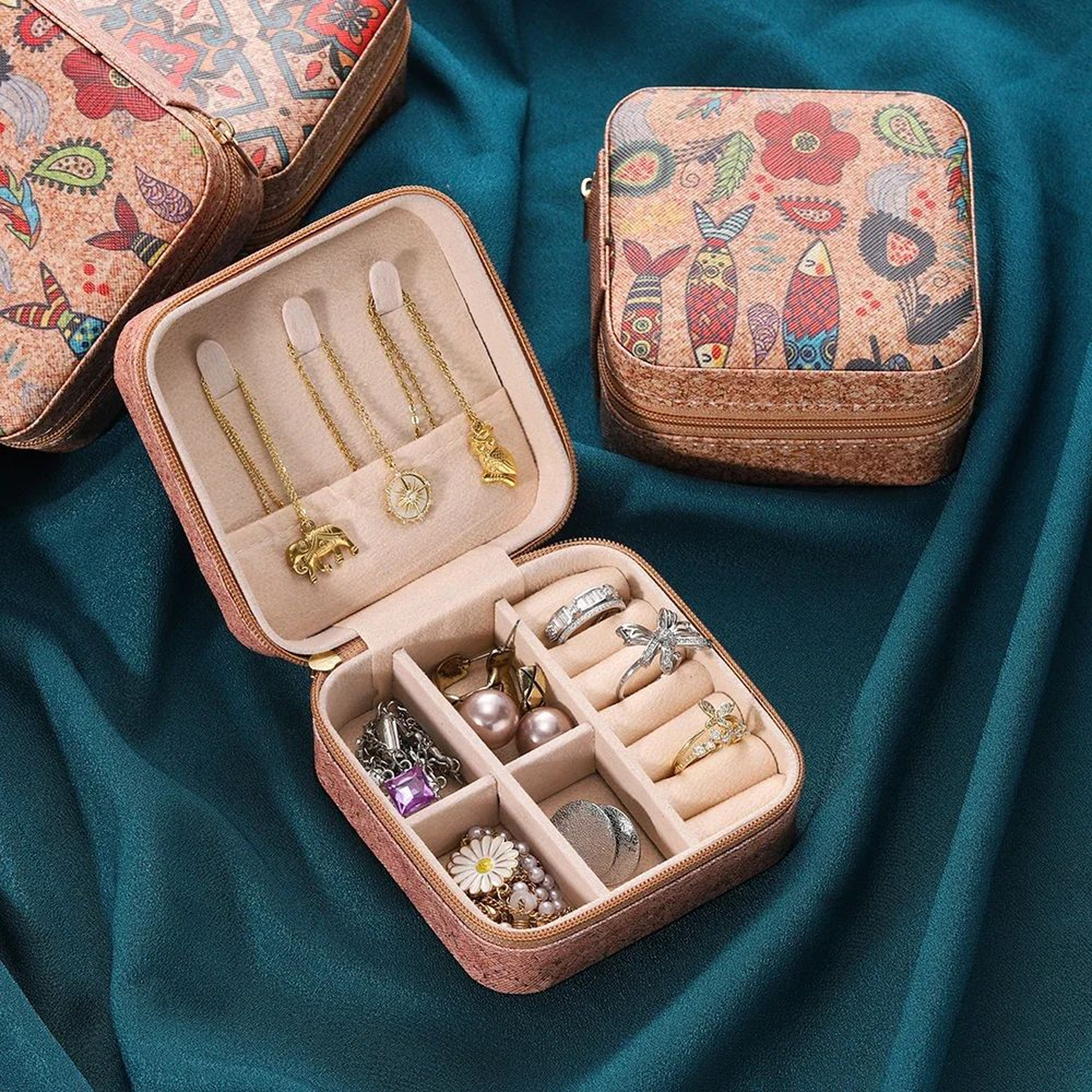Portable Cork Jewelry Box  Vintage Leather Travel Jewelry Organizer For Earrings Rings  Necklaces 3