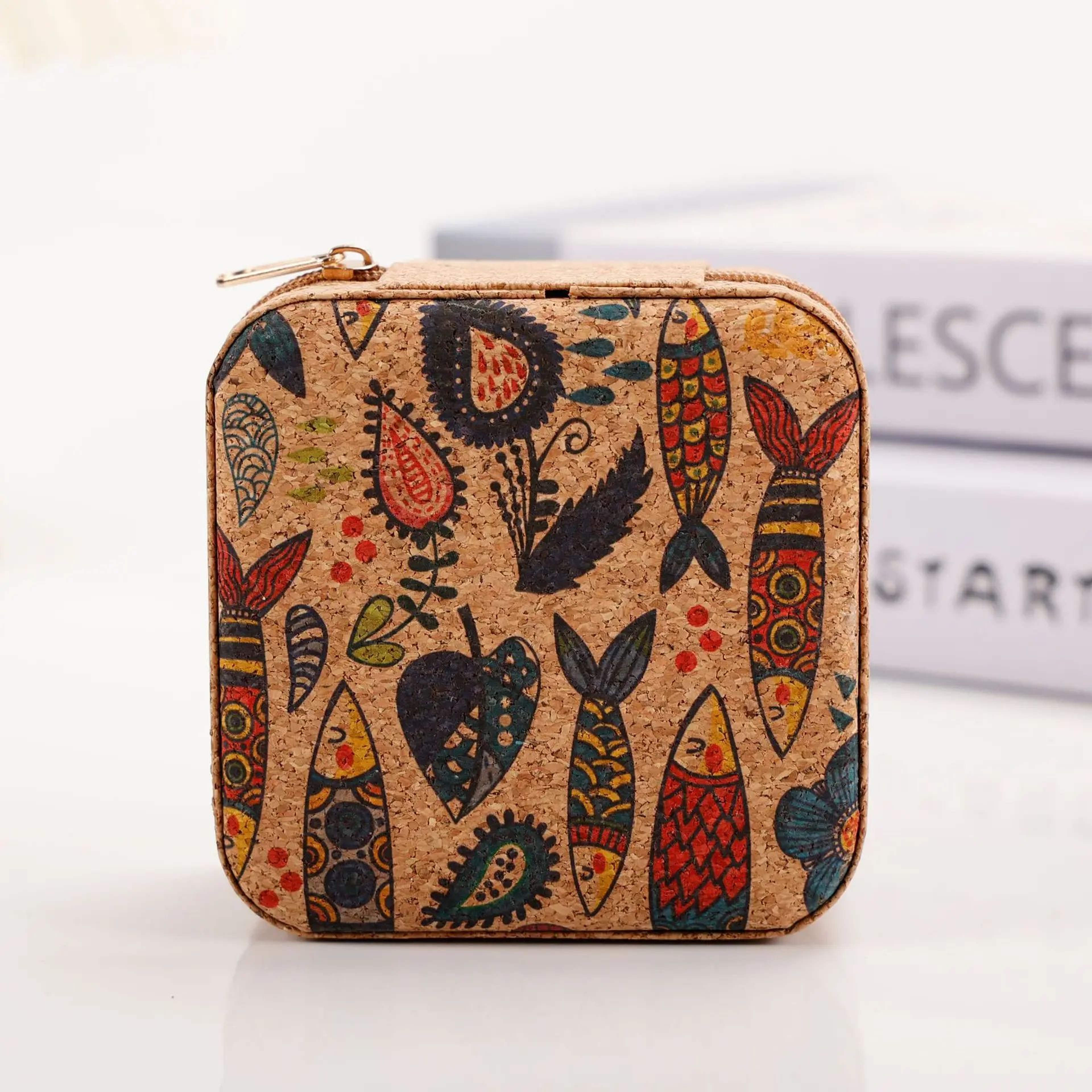 Portable Cork Jewelry Box  Vintage Leather Travel Jewelry Organizer For Earrings Rings  Necklaces 8