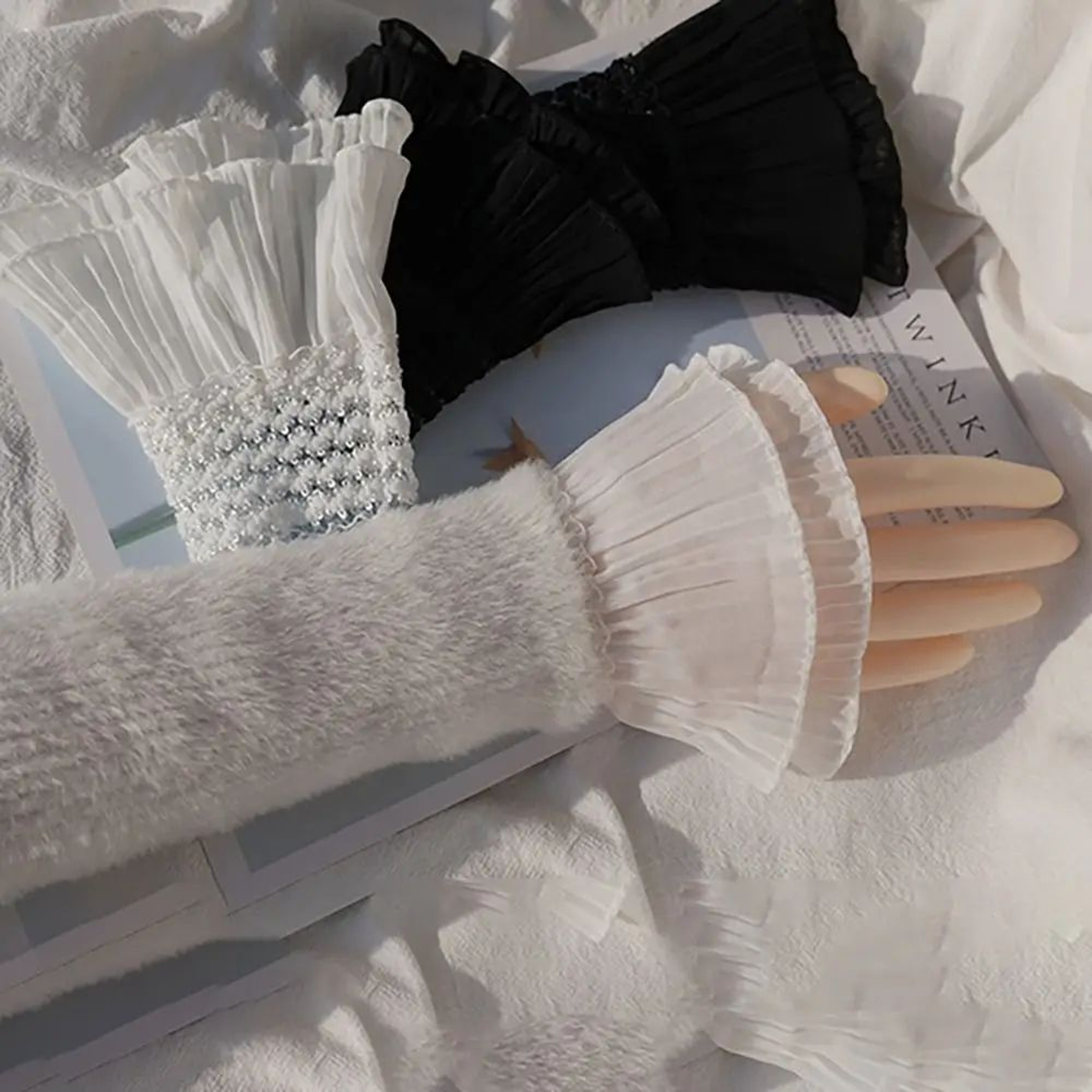 1 Pair Lace Detachable Sleeve Cuffs  Ruffle Fake Cuffs Sun Protection Wrist Sleeves For Women Sweat 4