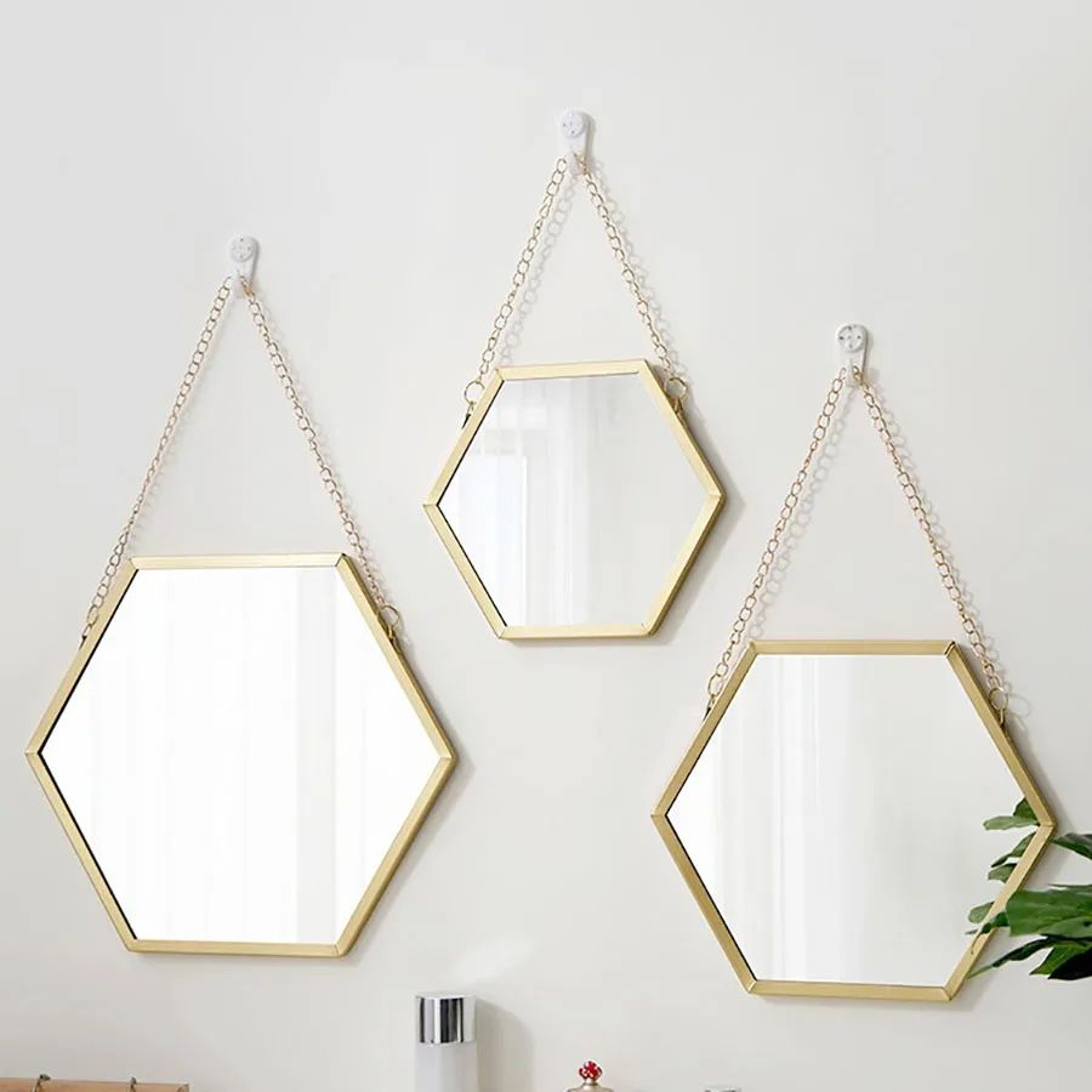 Iron Hexagonal Wall Mounted Mirror  Framed Glass Decorative Vanity Mirror For Bathroom Living Room  0