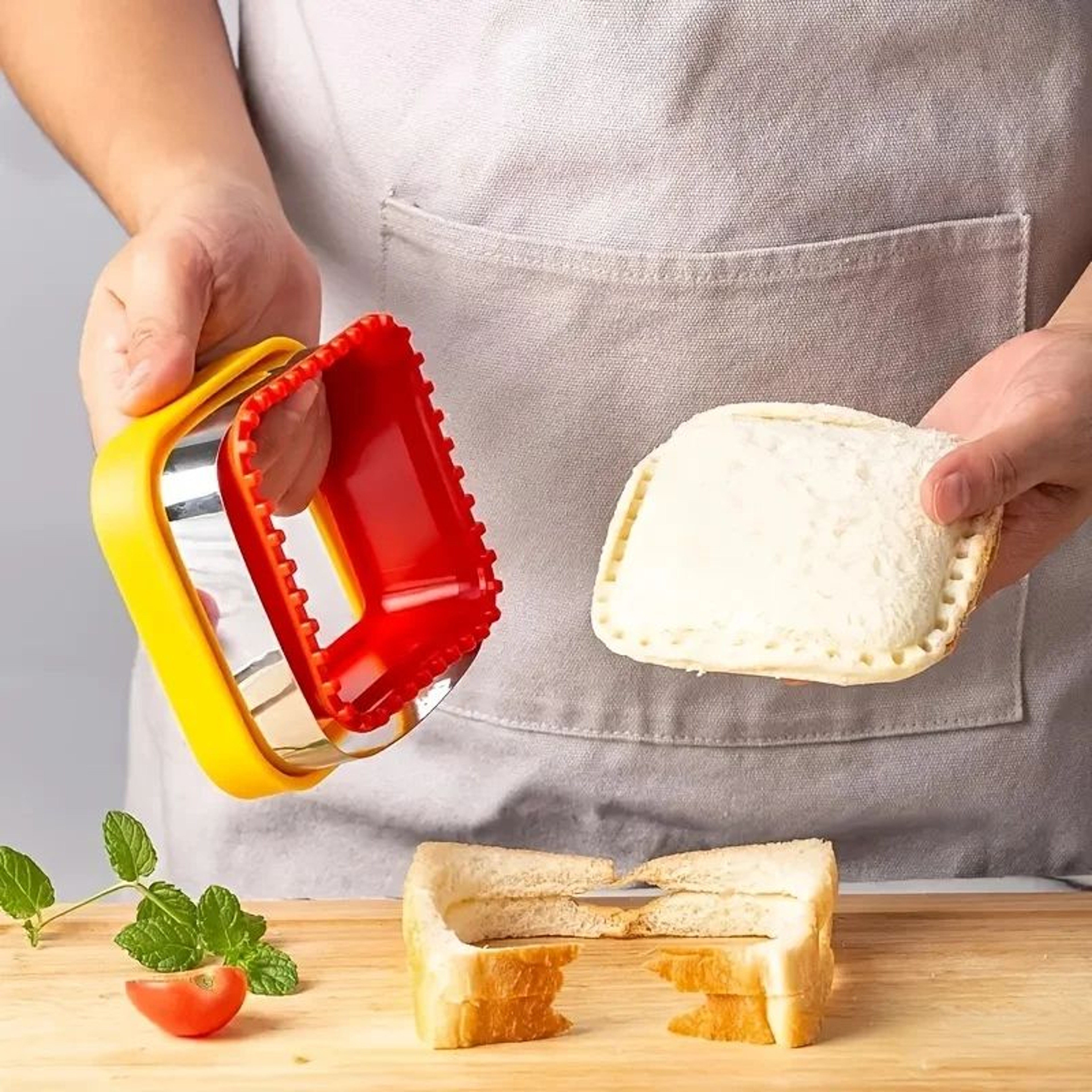 Stainless Steel Sandwich Cutter  Mold With Hand Guard For Creative Toast Fruit Shapes Lunch Box Dec 0