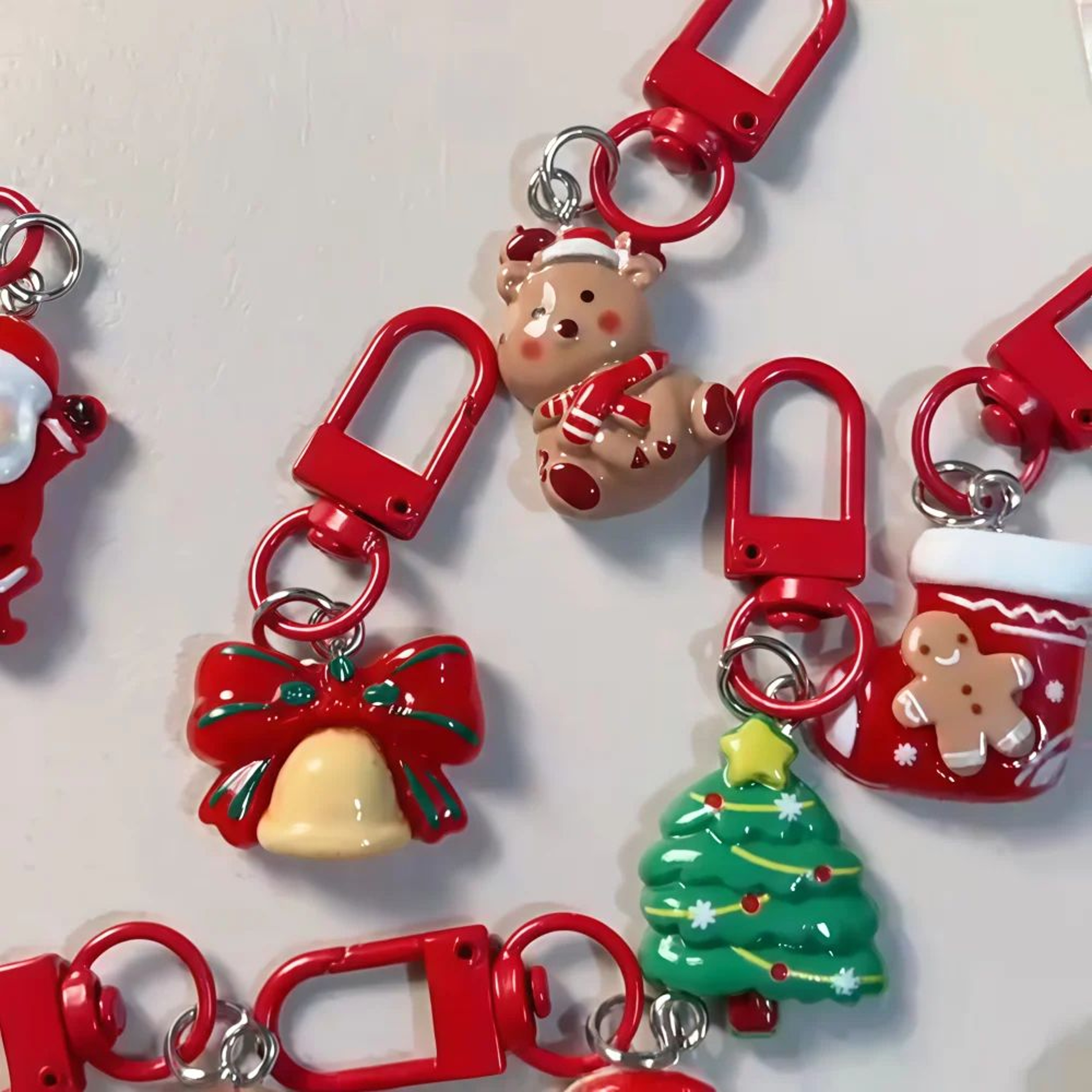 Christmas Character Keychains  Resin Santa  Elk Charms In Mixed Colors For Party Favors Holiday Gif 5