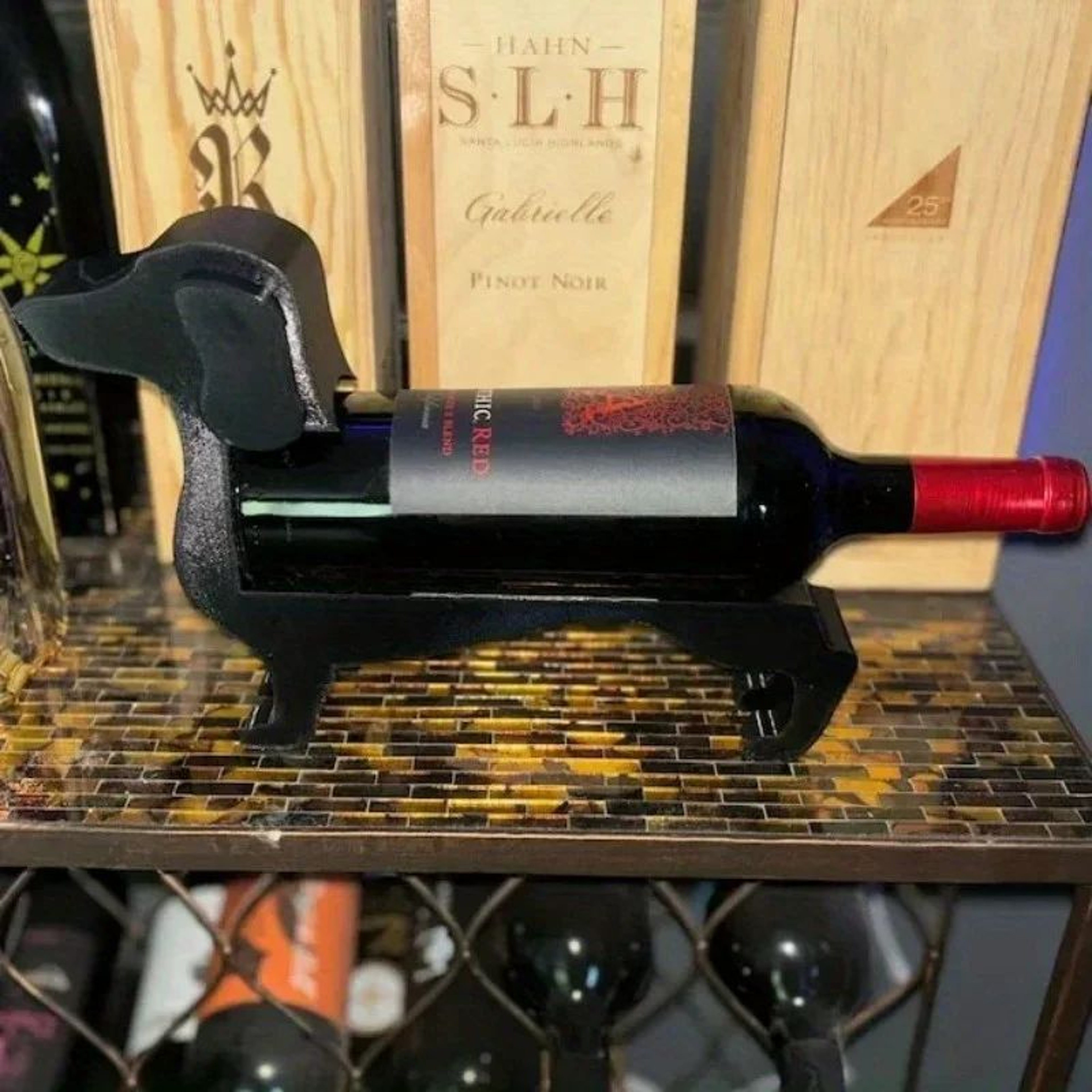 Sausage Dog Wine Bottle Holder  Black ABS Decorative Rack For Fun Home Bar Styling Modern Displays  1