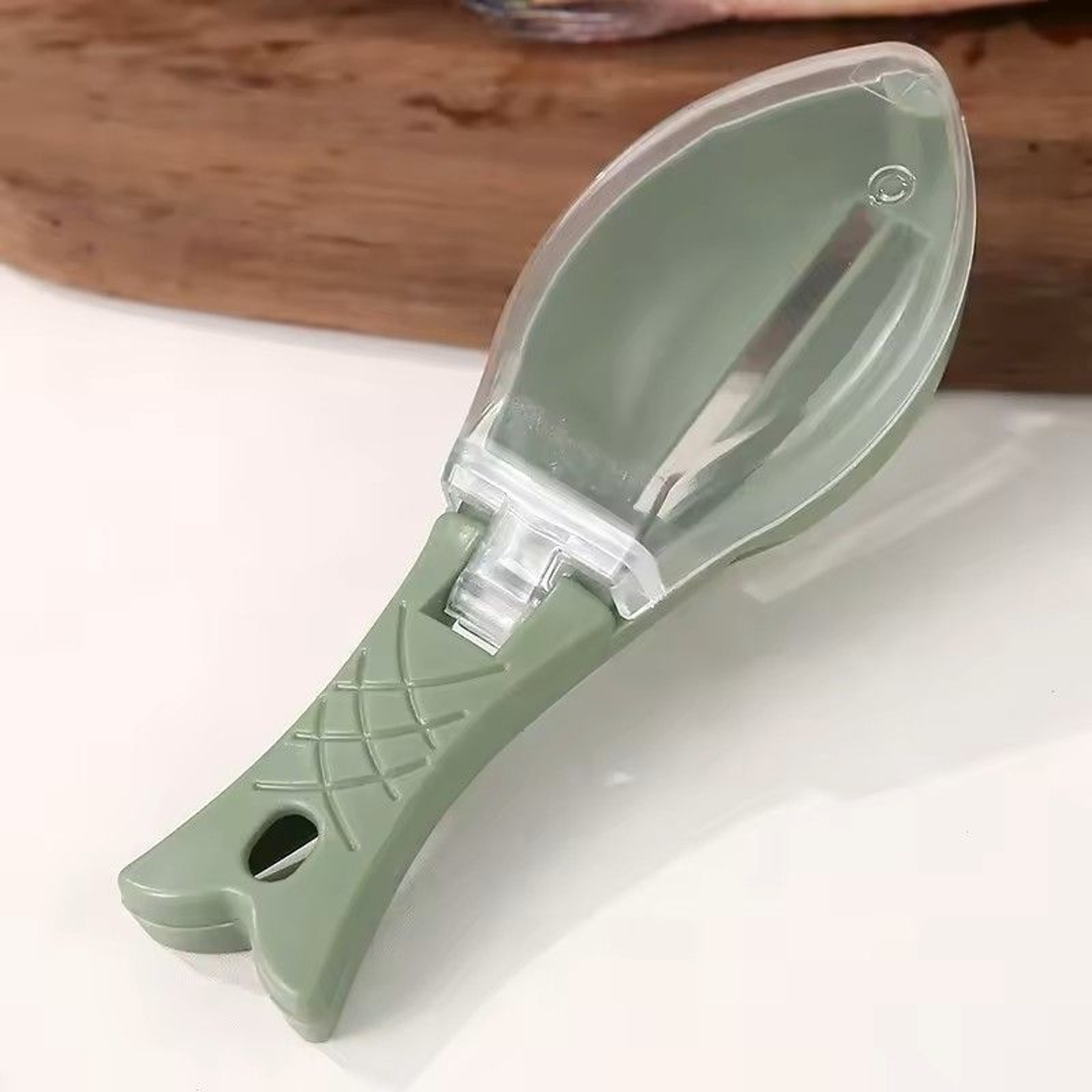 Fish Scale Remover With Safety Cover 9