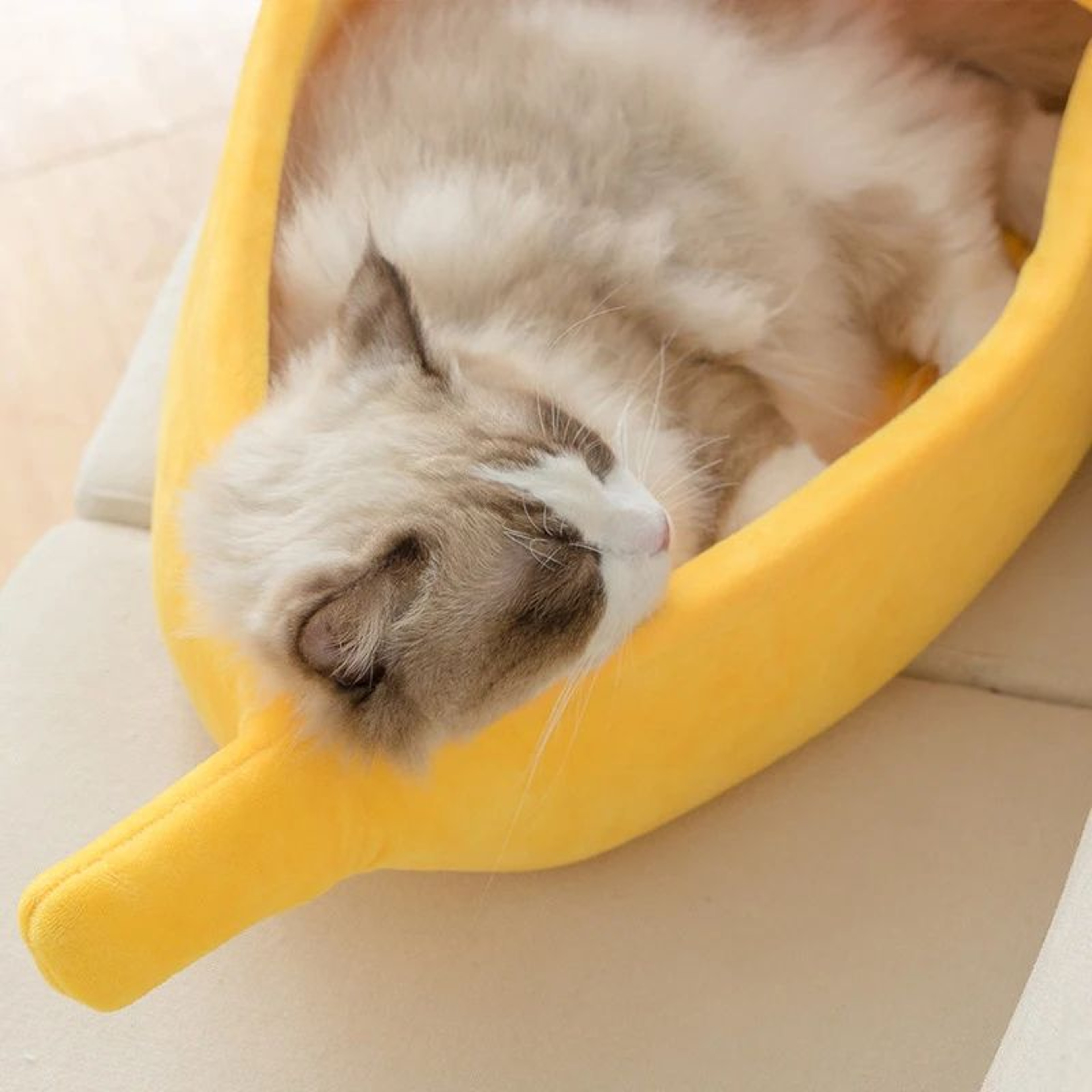 Winter Banana Cat Bed Cute Cozy Pet House Warm Portable Cat And Dog Cushion 3