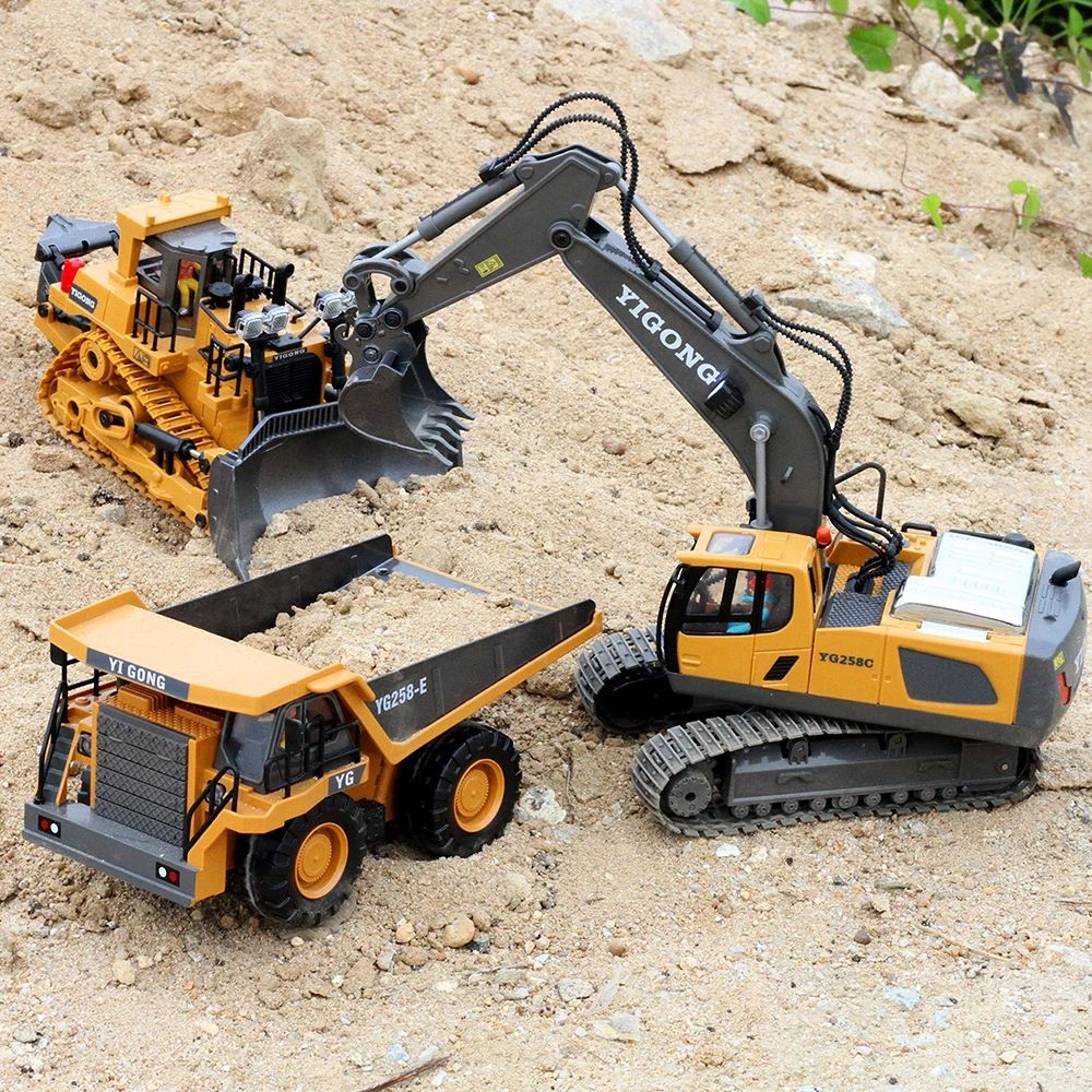 1 20 Remote Control RC Excavator  Dumper Truck 1