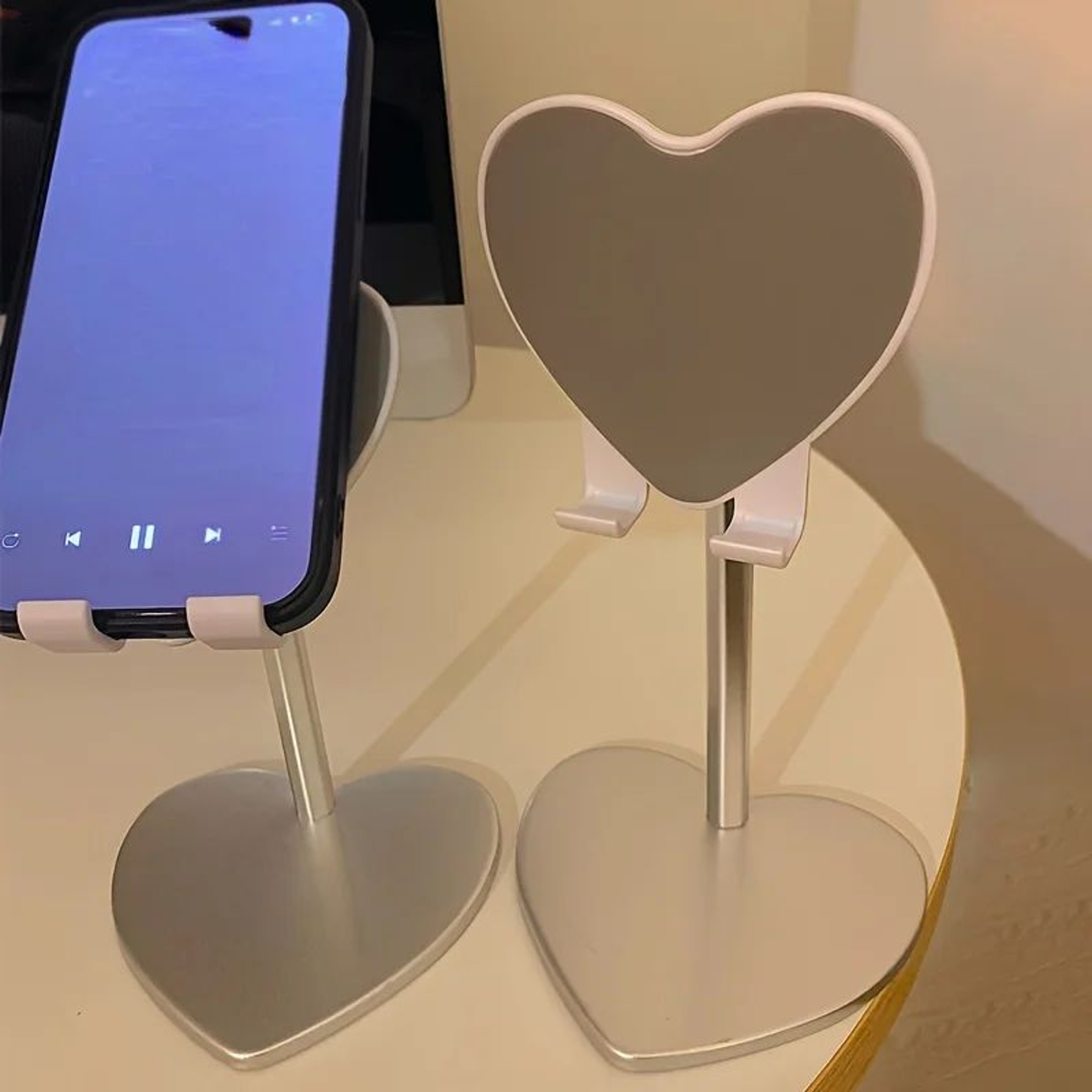 Adjustable Desktop Lazy Phone Stand 4