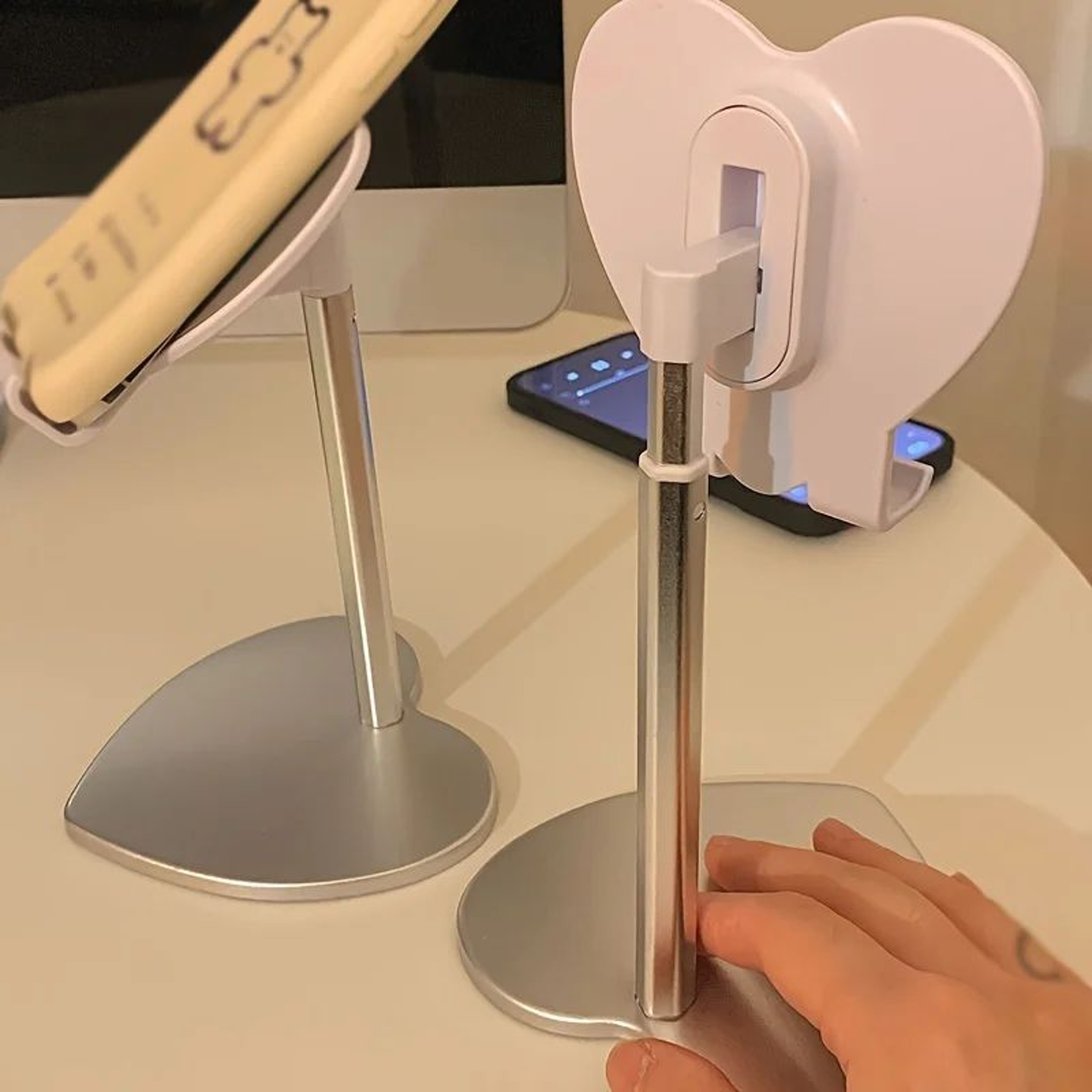 Adjustable Desktop Lazy Phone Stand 6