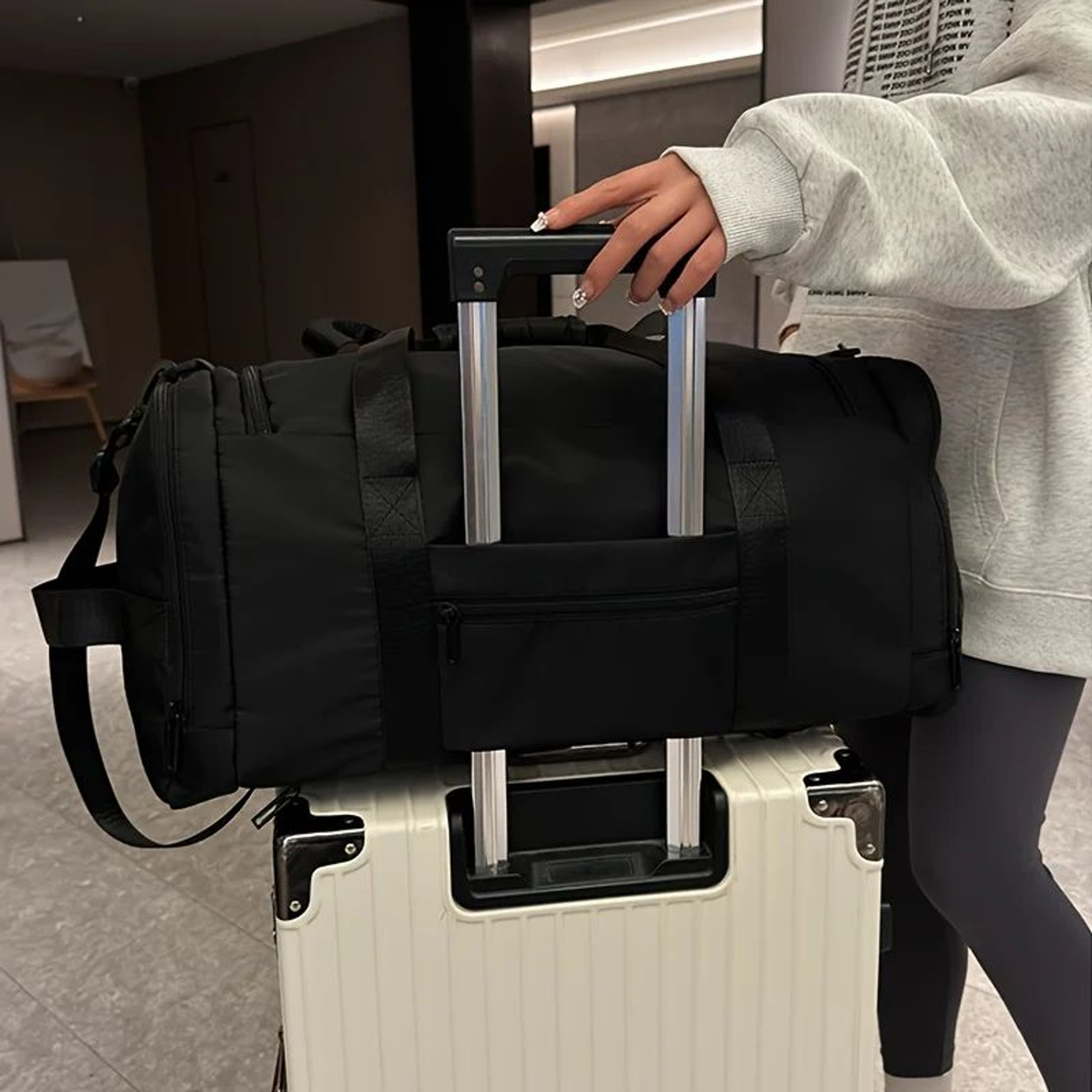 Large Capacity Travel  Gym Backpack With Shoe Compartment And Wet Dry Separation 7