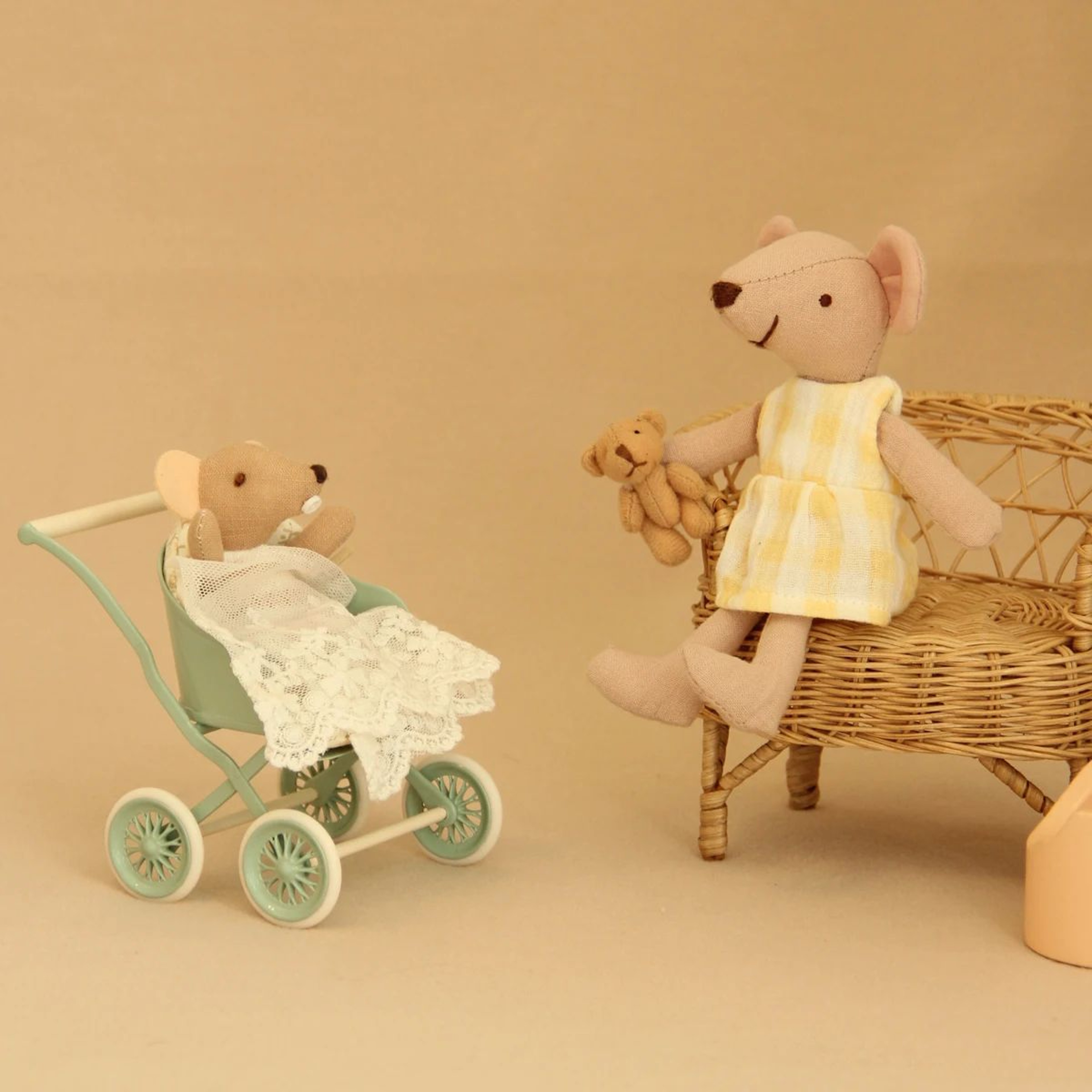 Miniature Dollhouse Baby Stroller 1 Is To 12 7