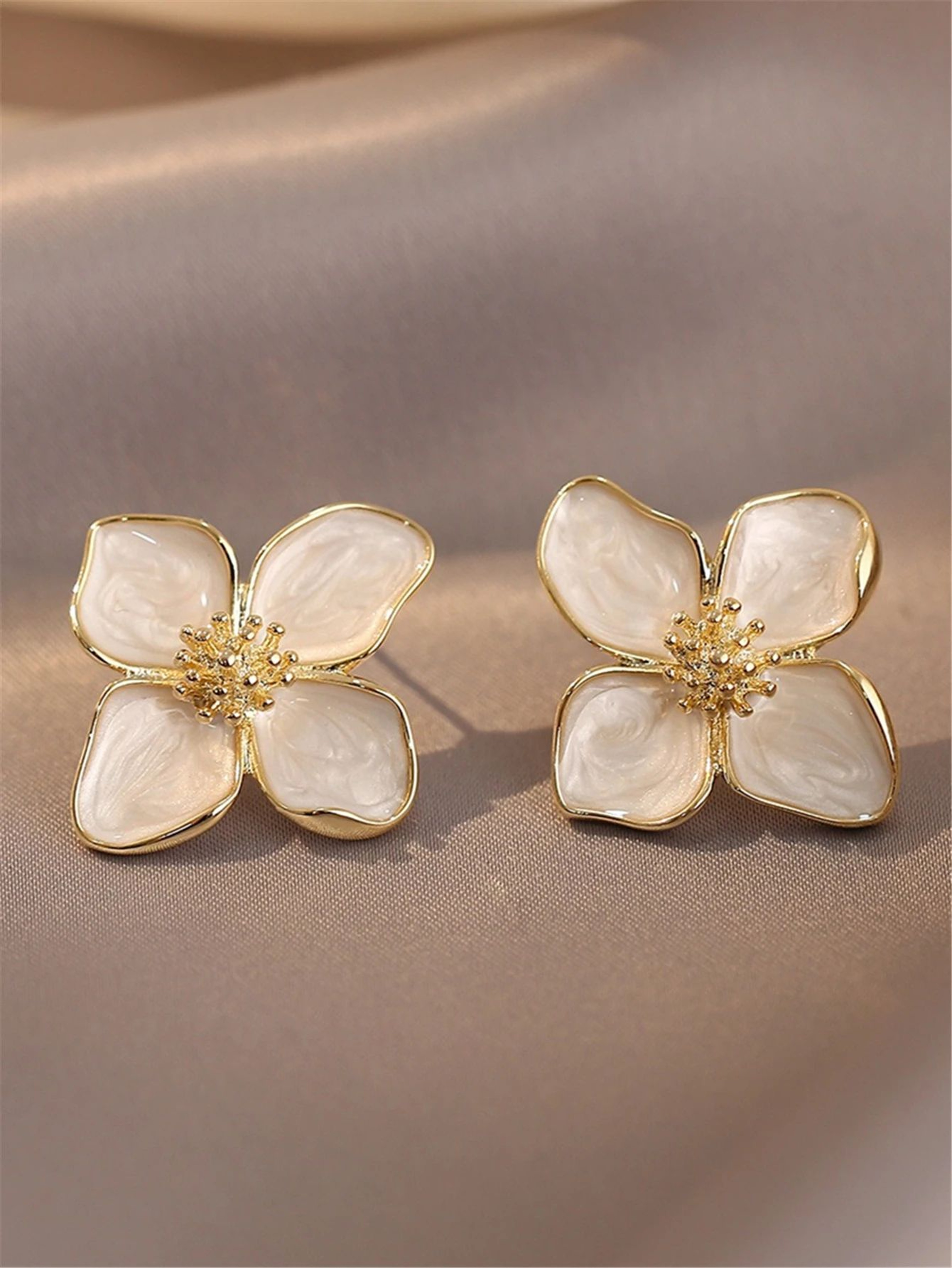 Vintage Hibiscus Flower Glaze Stud Earrings 6