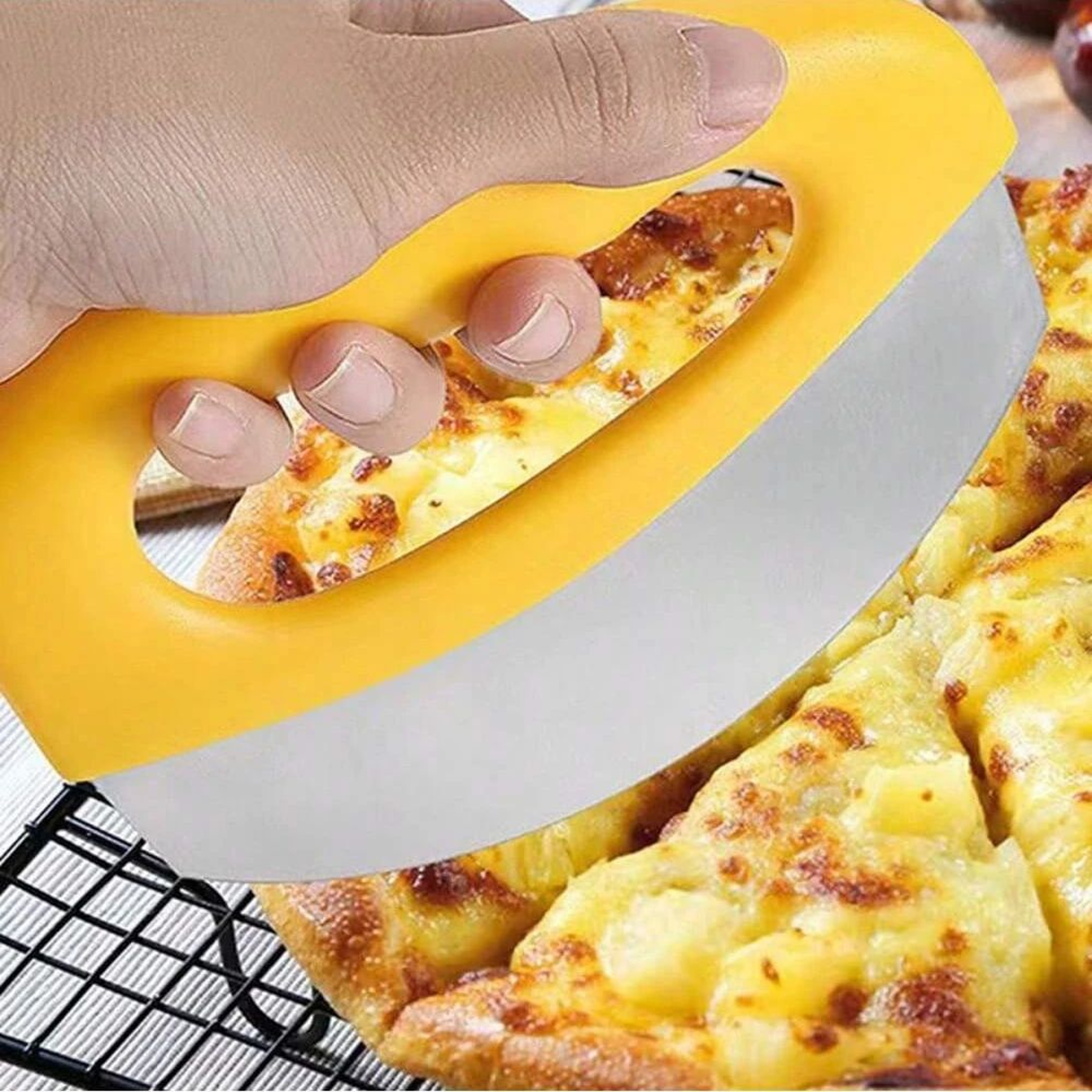 Stainless Steel Pizza Cutter Ring Knife With Safety Cover 4