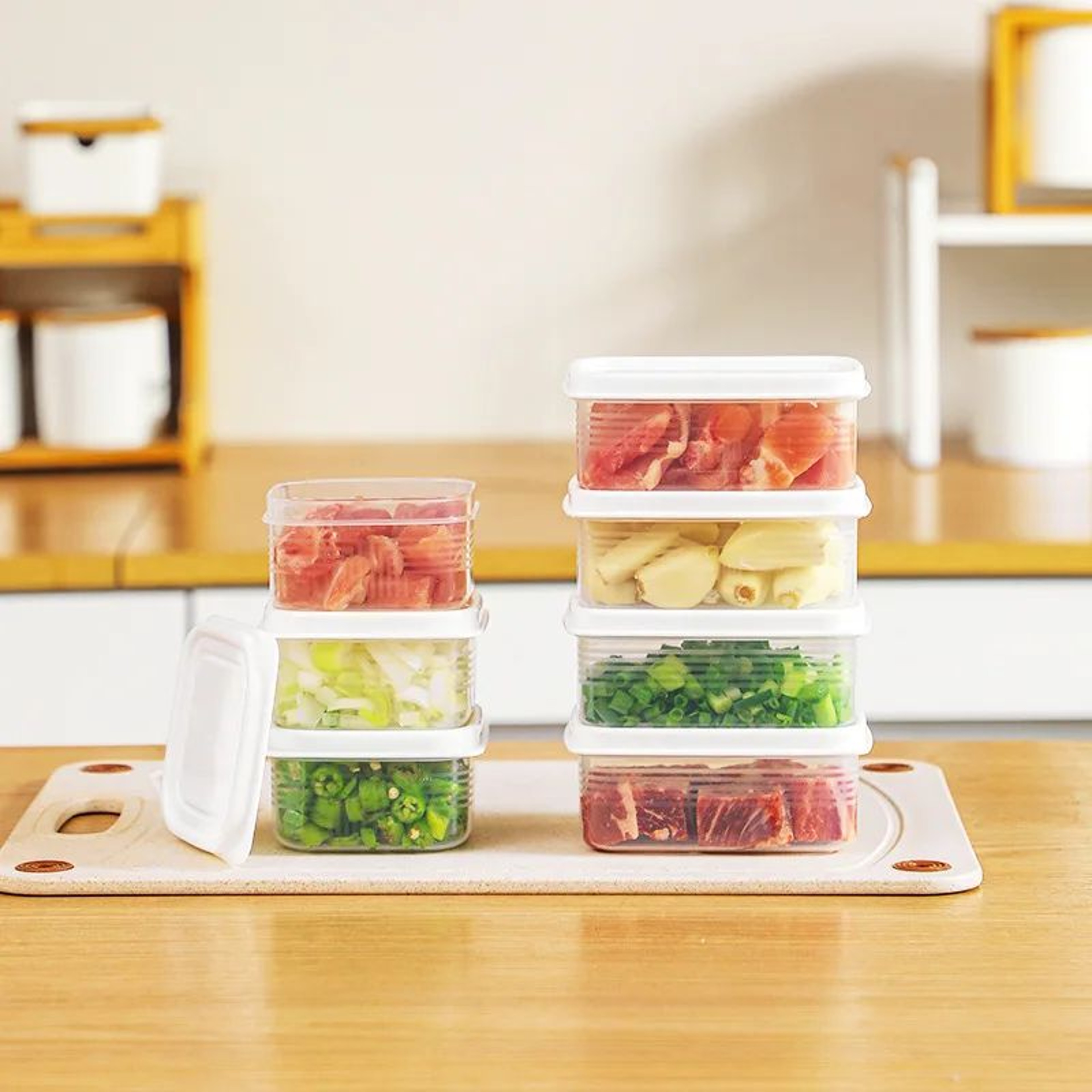 Mini Portable Food Storage Box Sealed Fridge Container 2