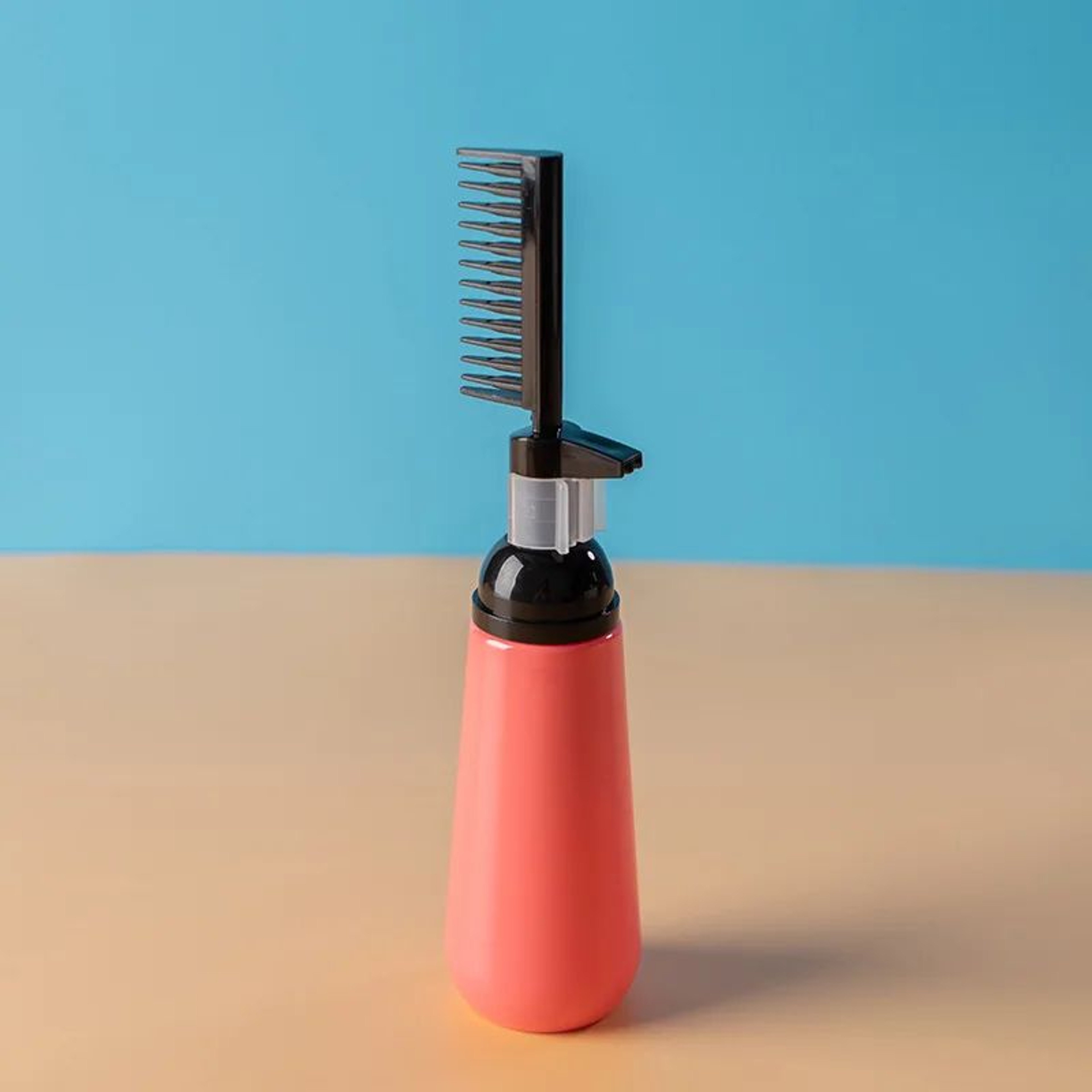 Hair Dye Applicator Bottle With Comb Brush Dispenser 2