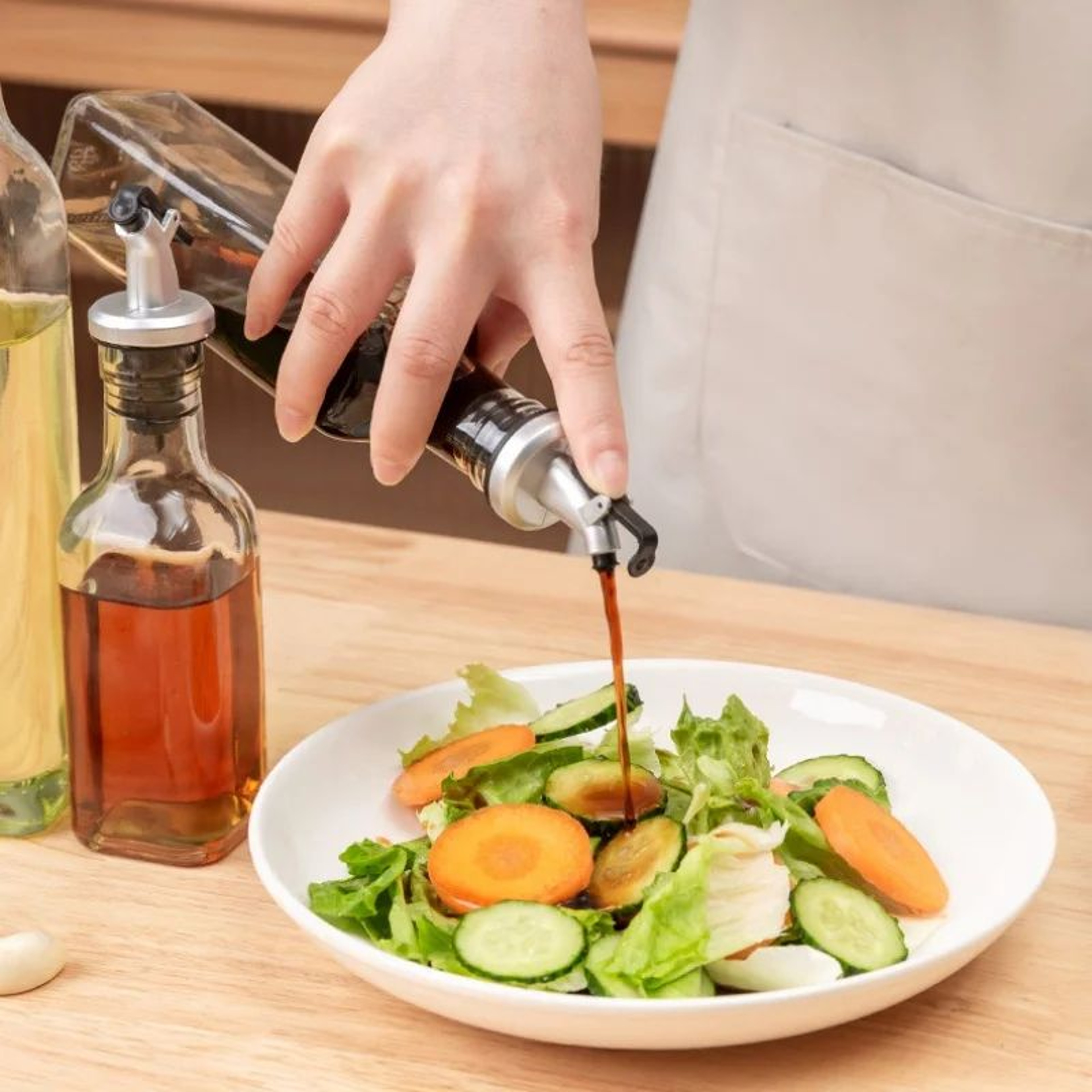 Leakproof Plastic Oil Dispenser Bottle For Kitchen Use 2