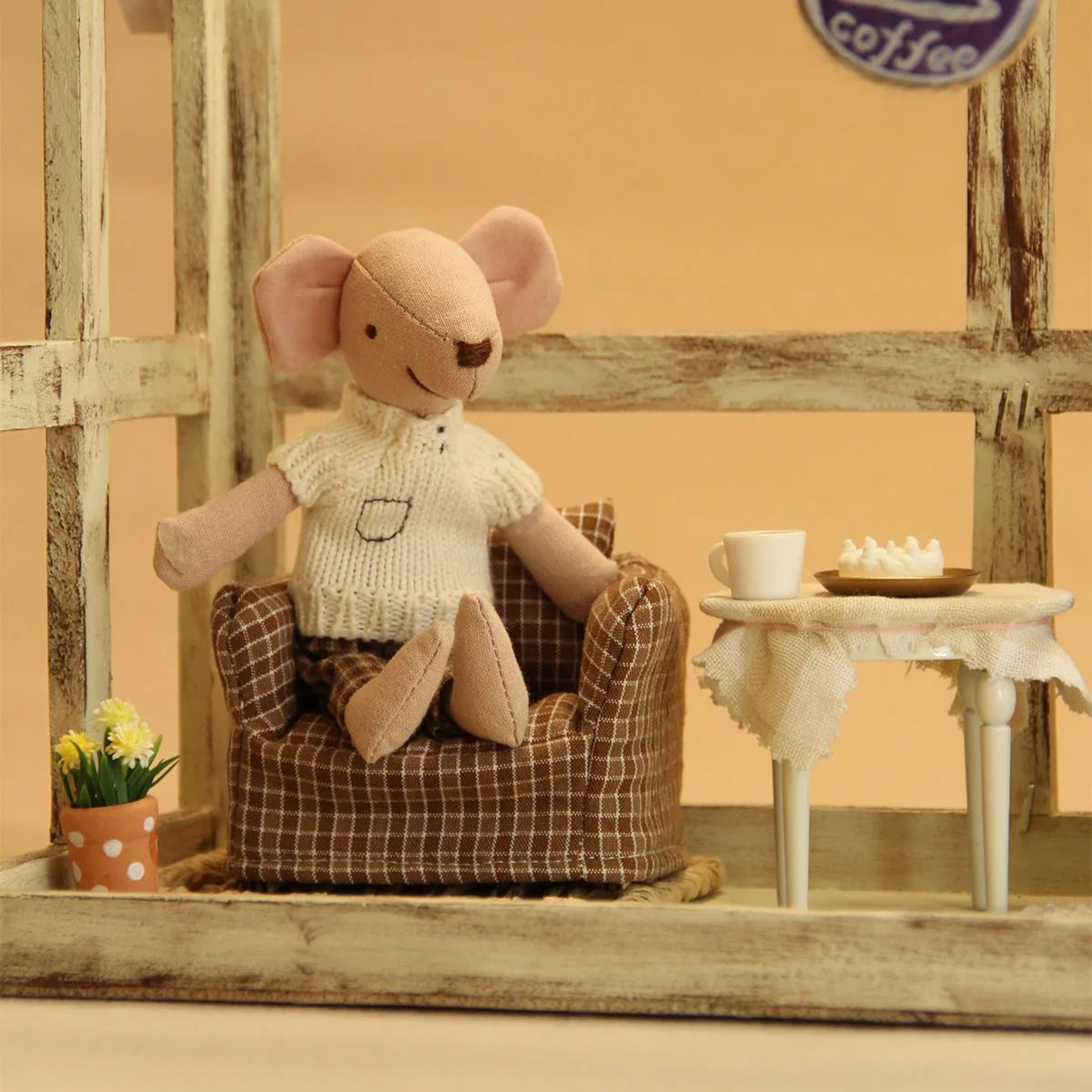 Mini Plaid Wooden Sofa For Dollhouse Decor 3