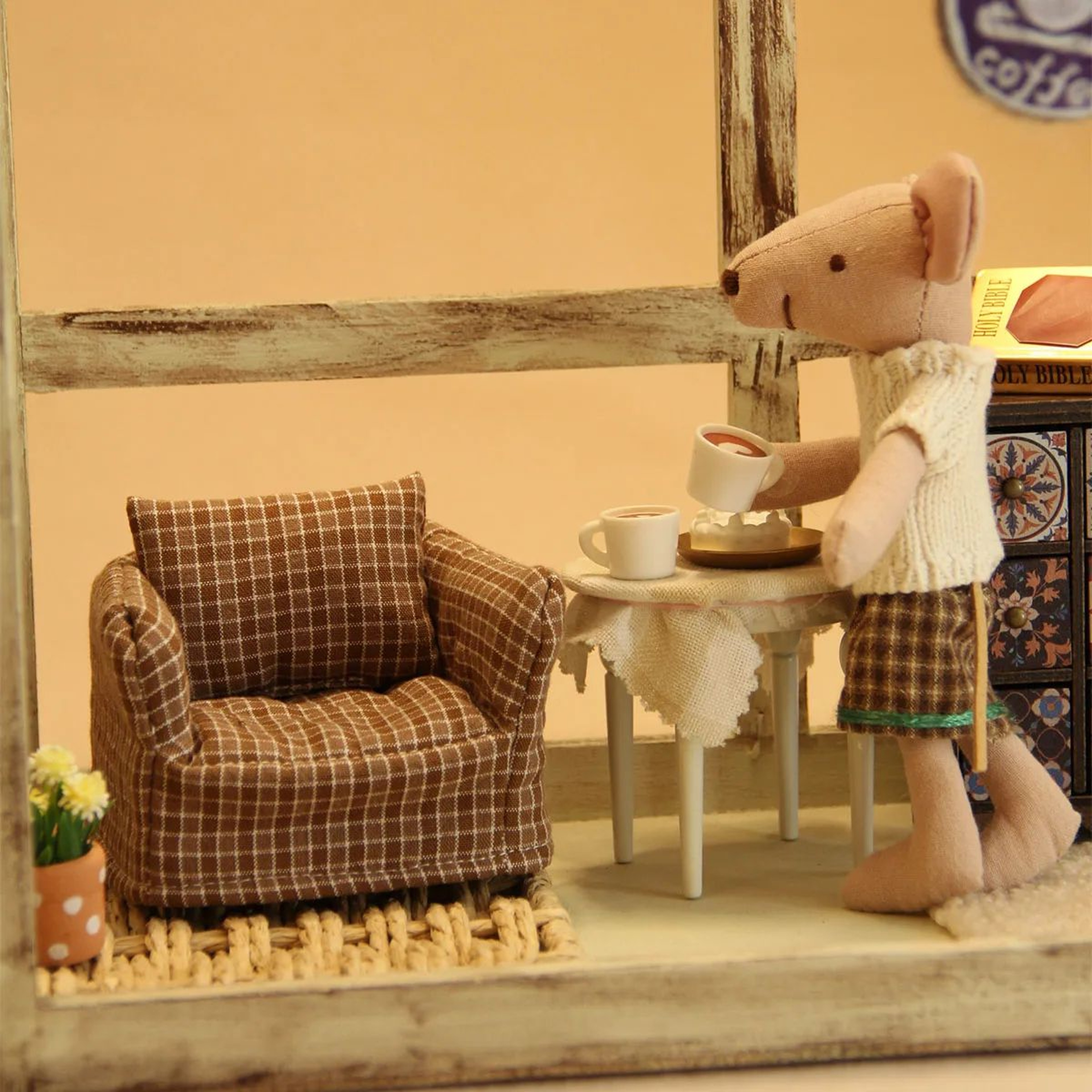 Mini Plaid Wooden Sofa For Dollhouse Decor 7