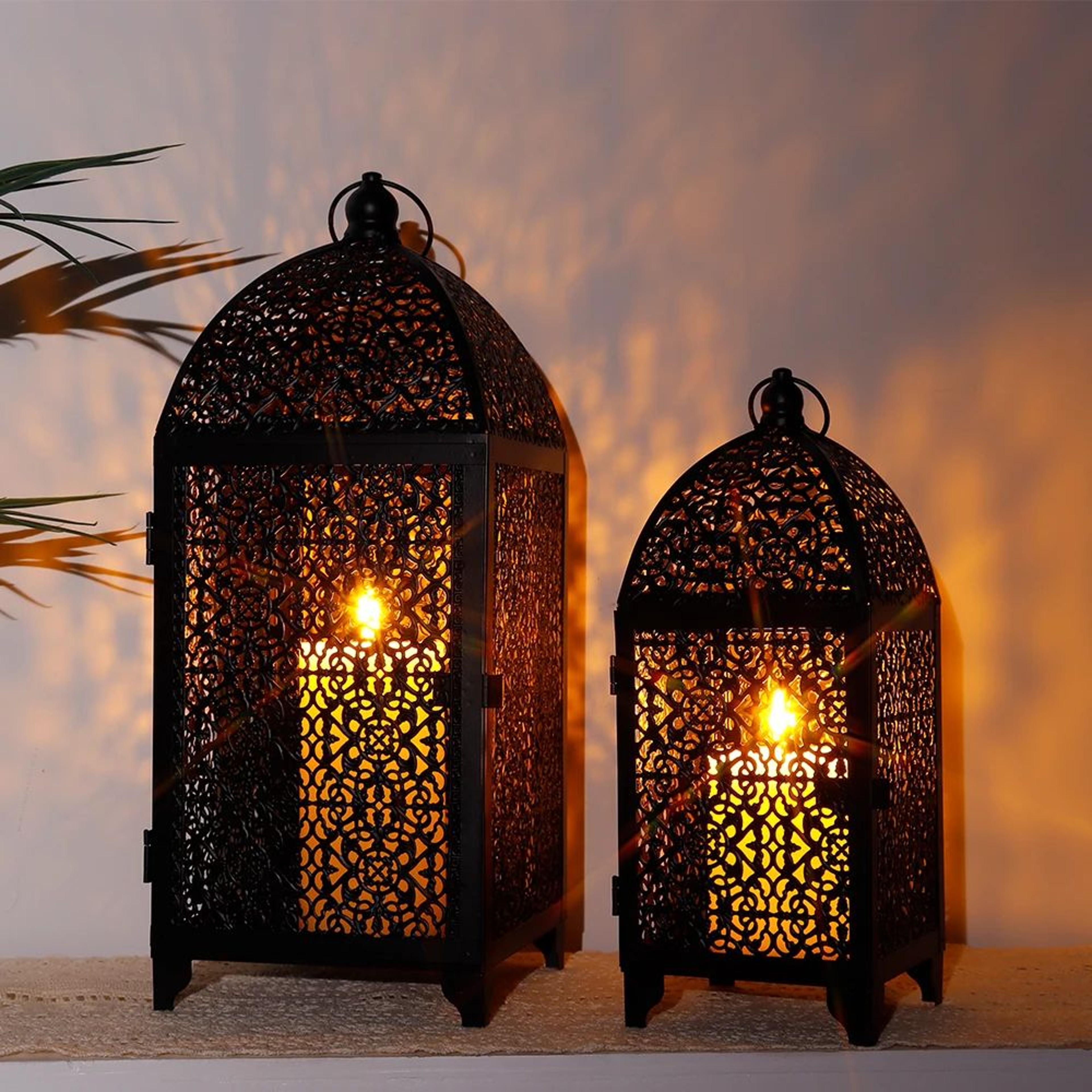 Black Metal Hanging Candle Lantern Set 0