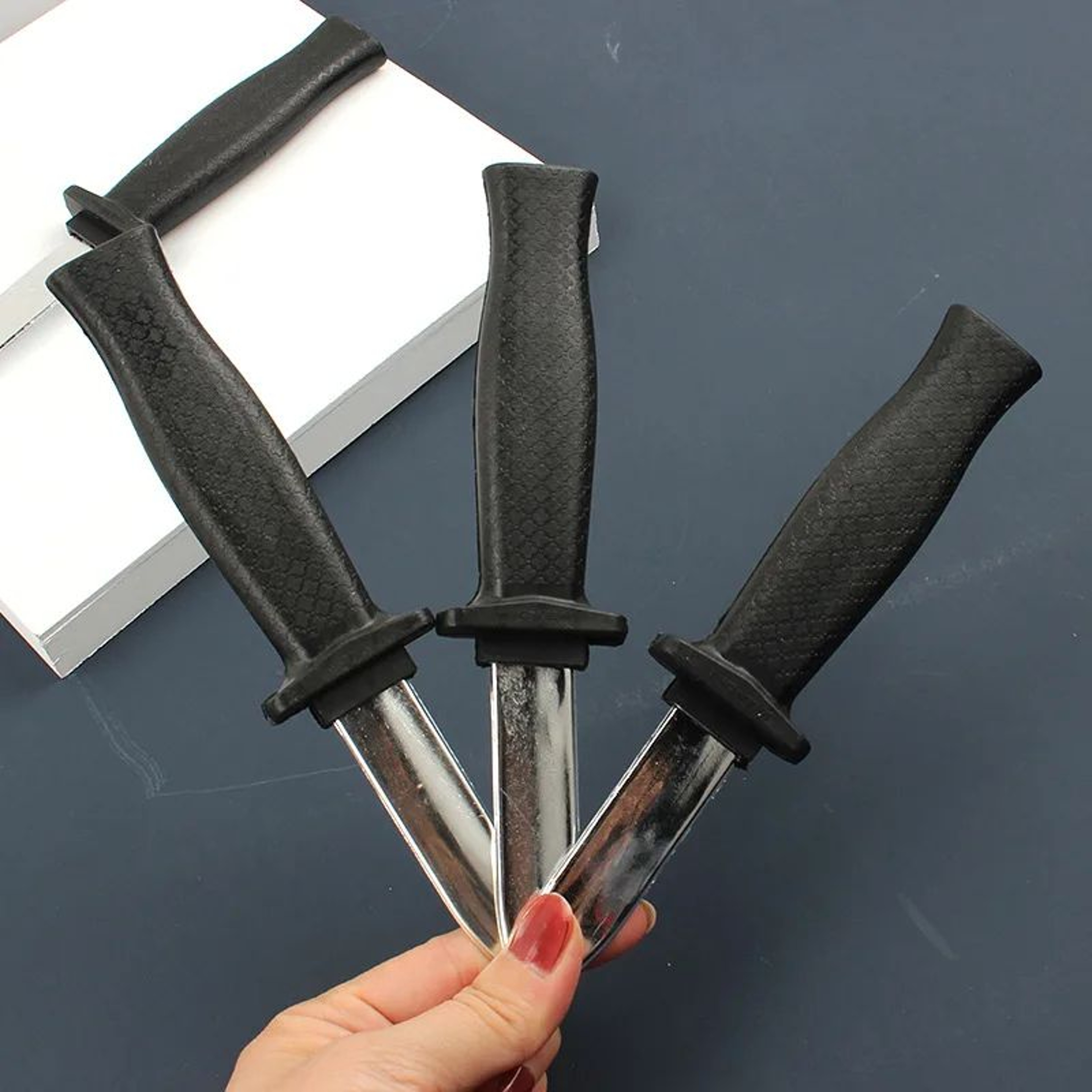 Retractable Fake Knife Magic Prank Toy 18cm 2