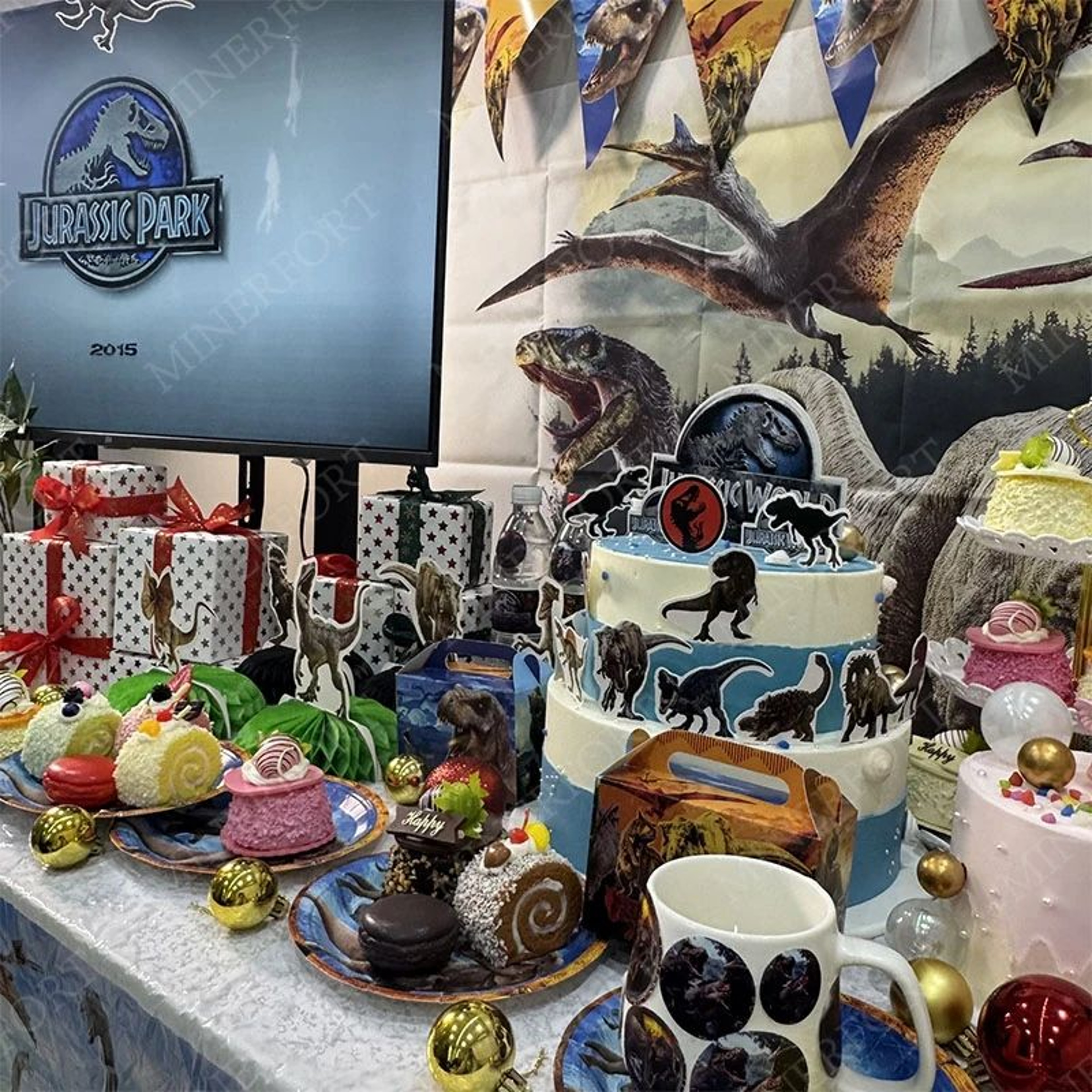 Jurassic Dinosaur Birthday Party Decoration Set 0