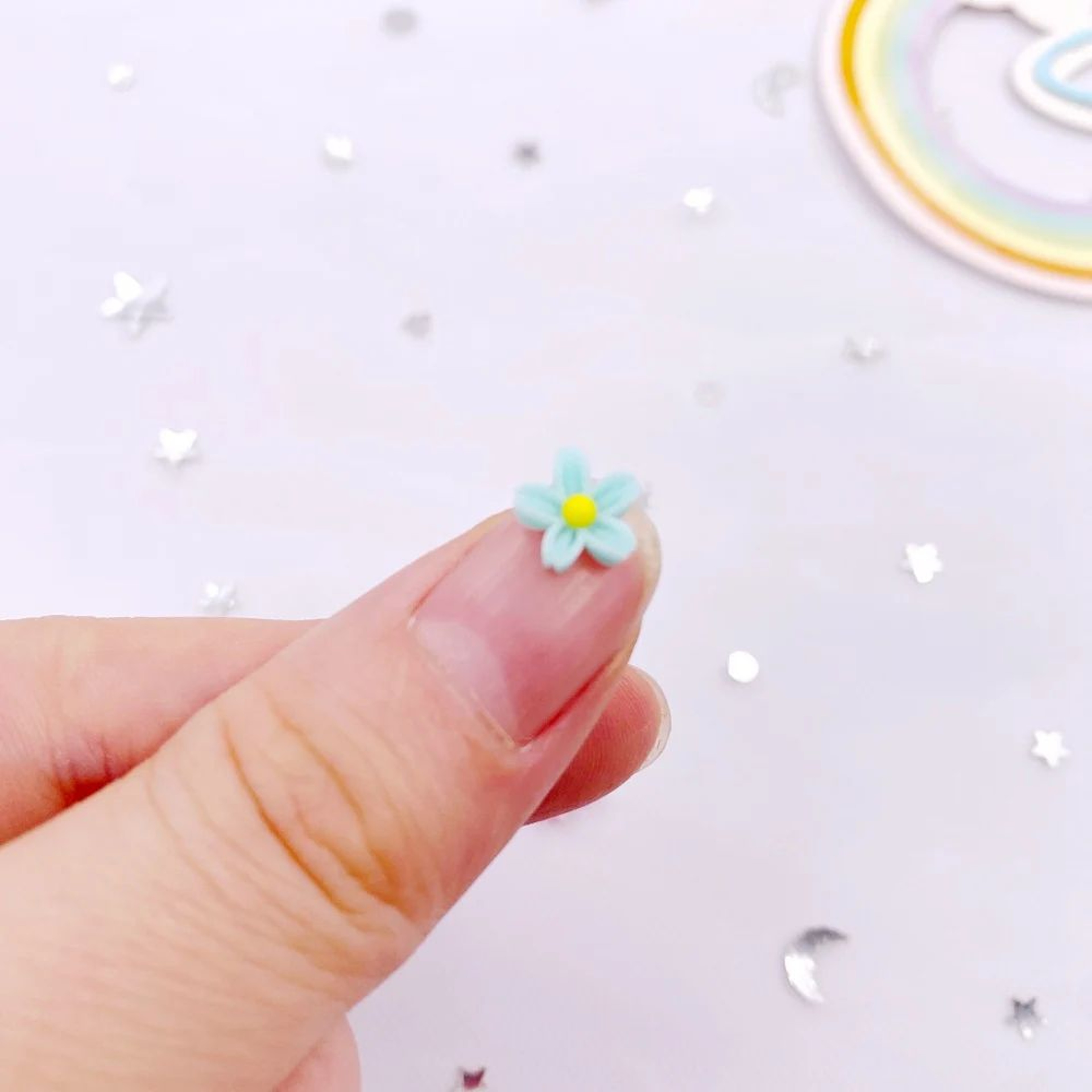100 Piece Colorful Mini Resin Flower Gems 1