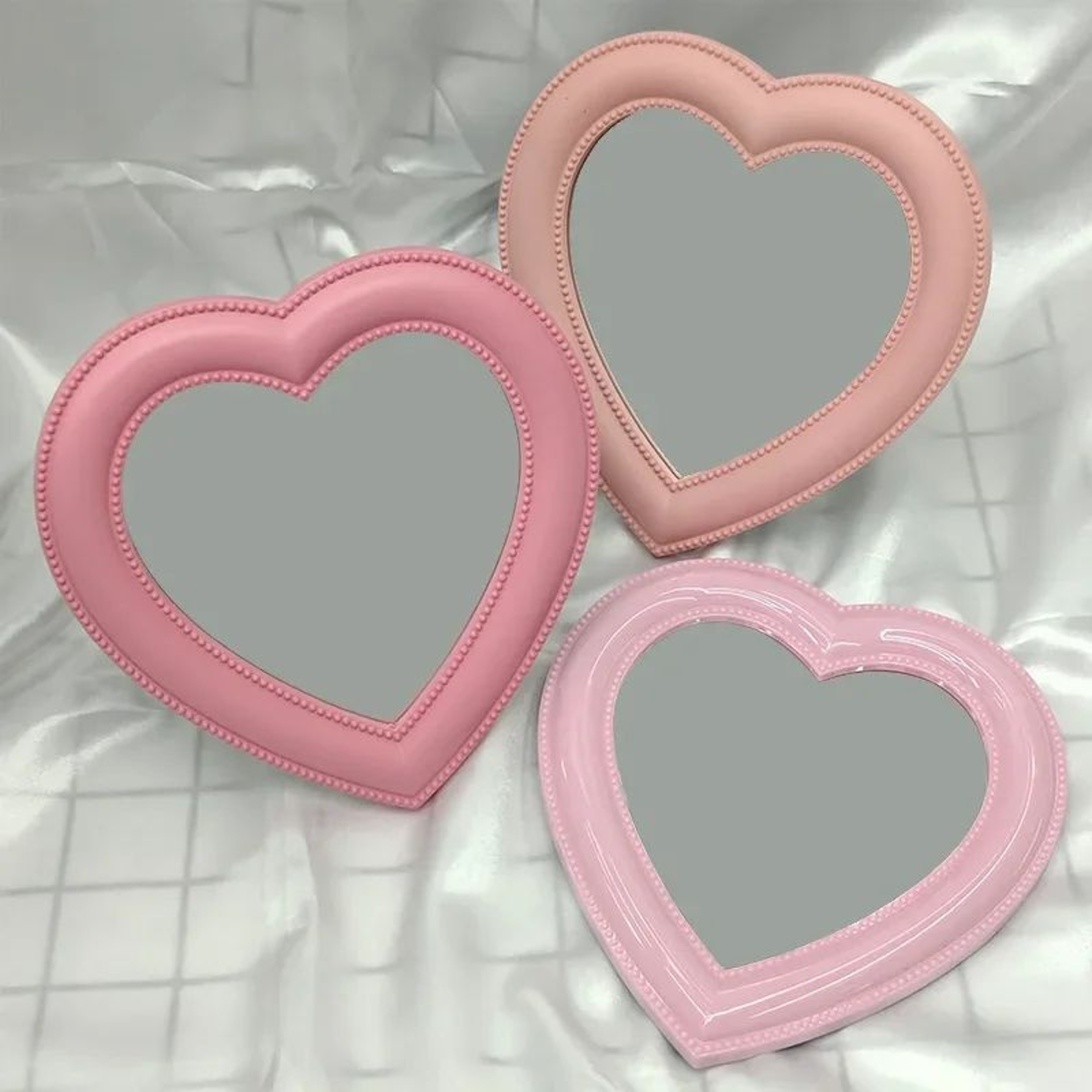Cute Heart Shaped Tabletop Makeup Mirror 0