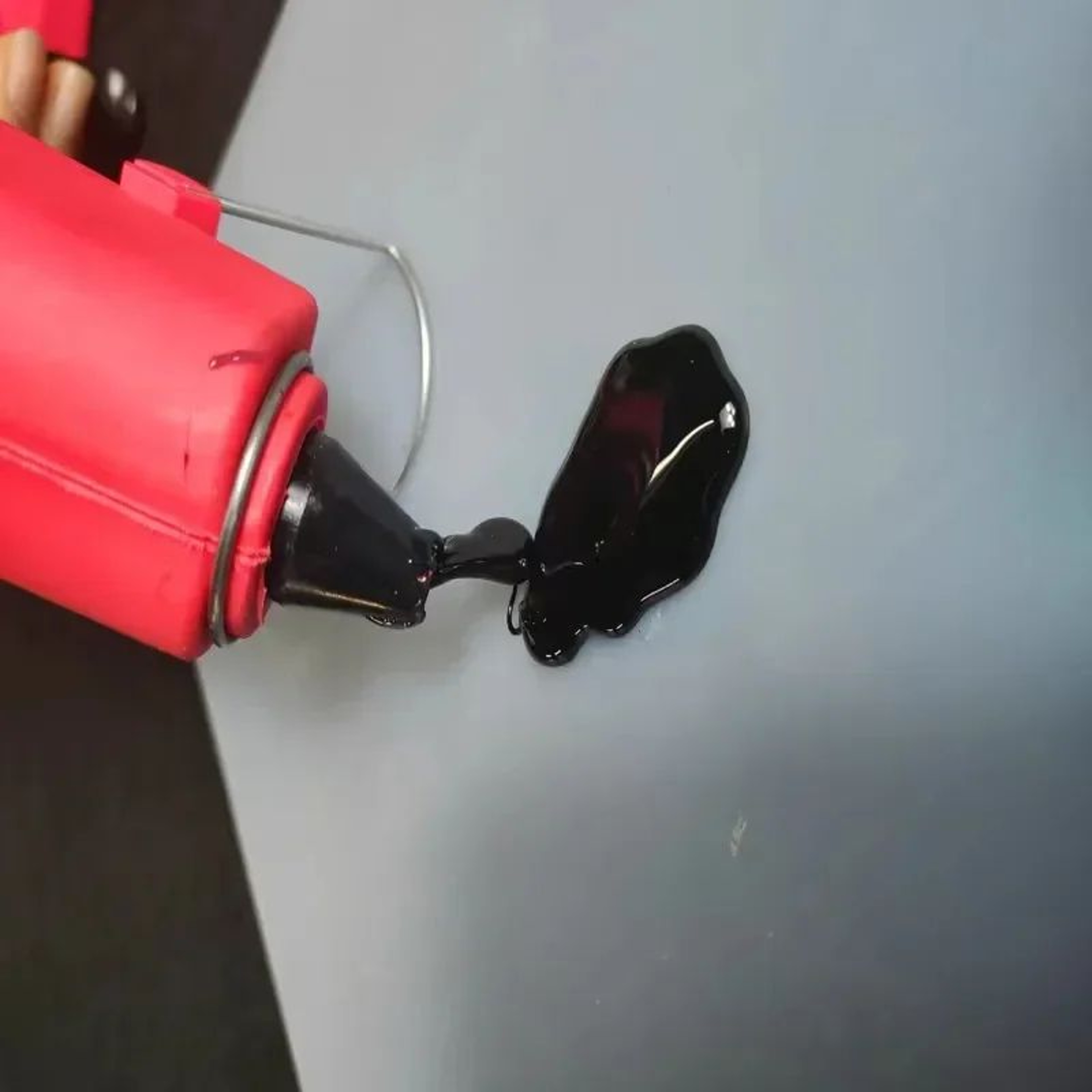 Black Hot Melt Glue Sticks For DIY Crafts And General Repairs 1