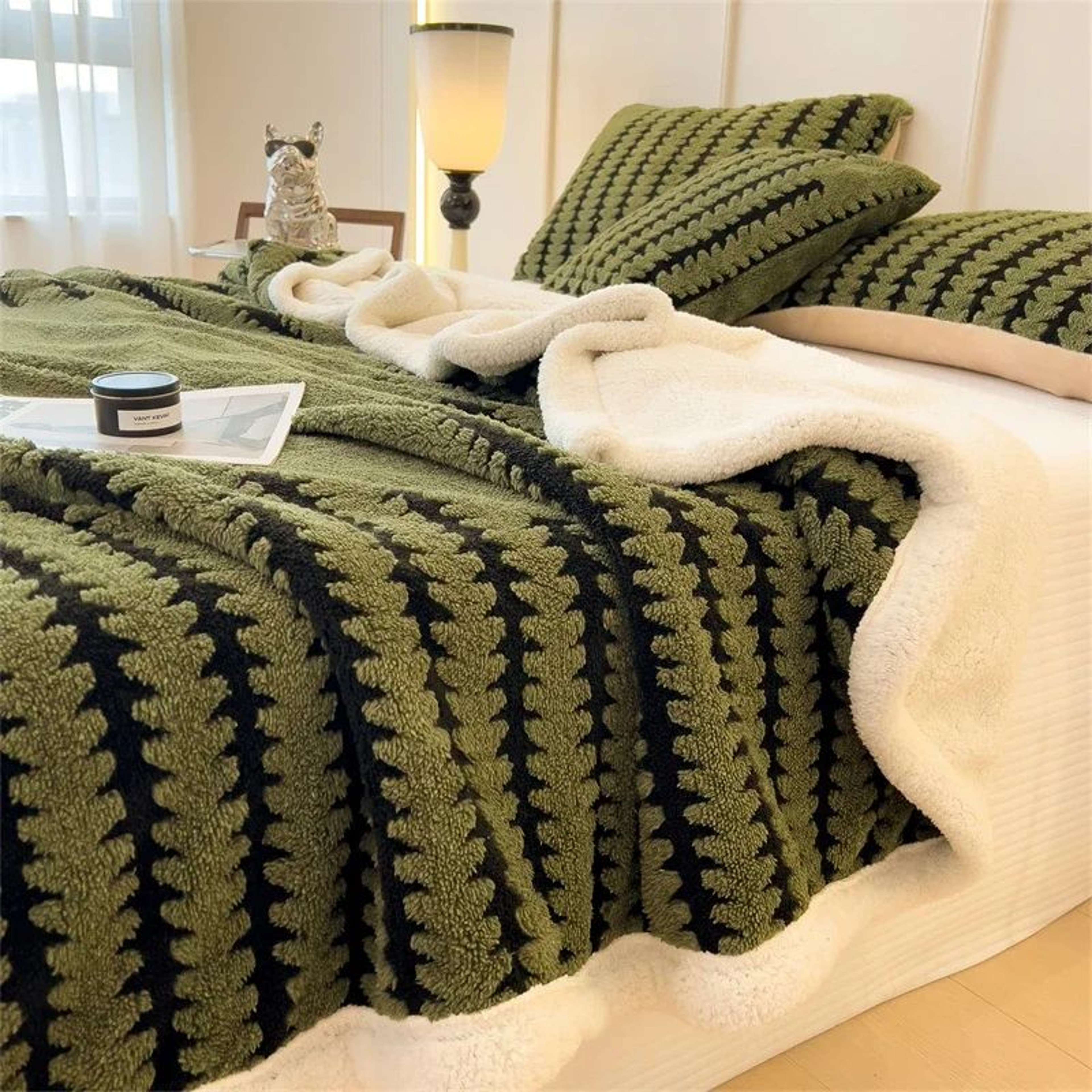 Super Thick Flannel Queen Size Soft Warm Cozy Blanket 2