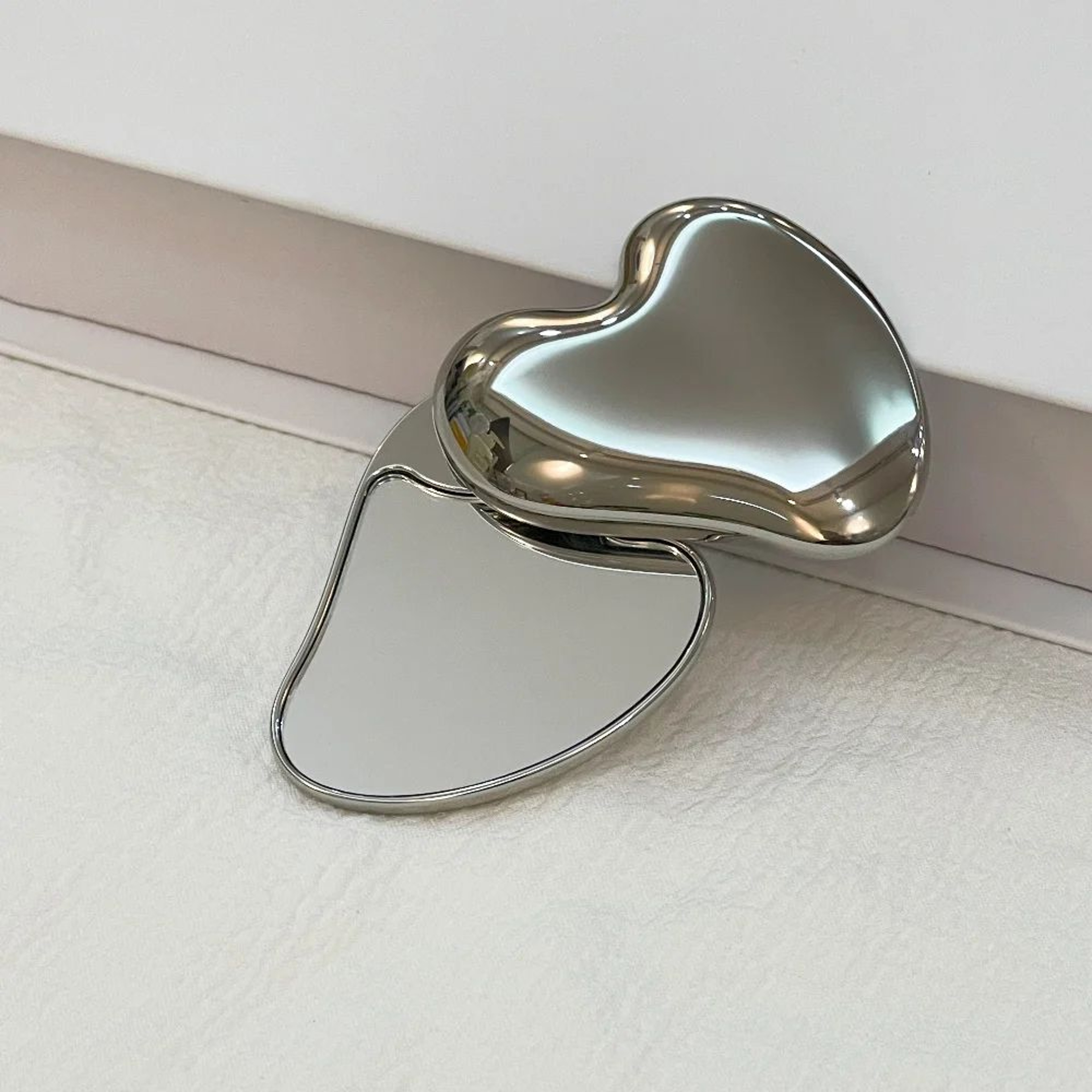 Heart Shaped Double Sided Portable Folding Makeup Mirror 0