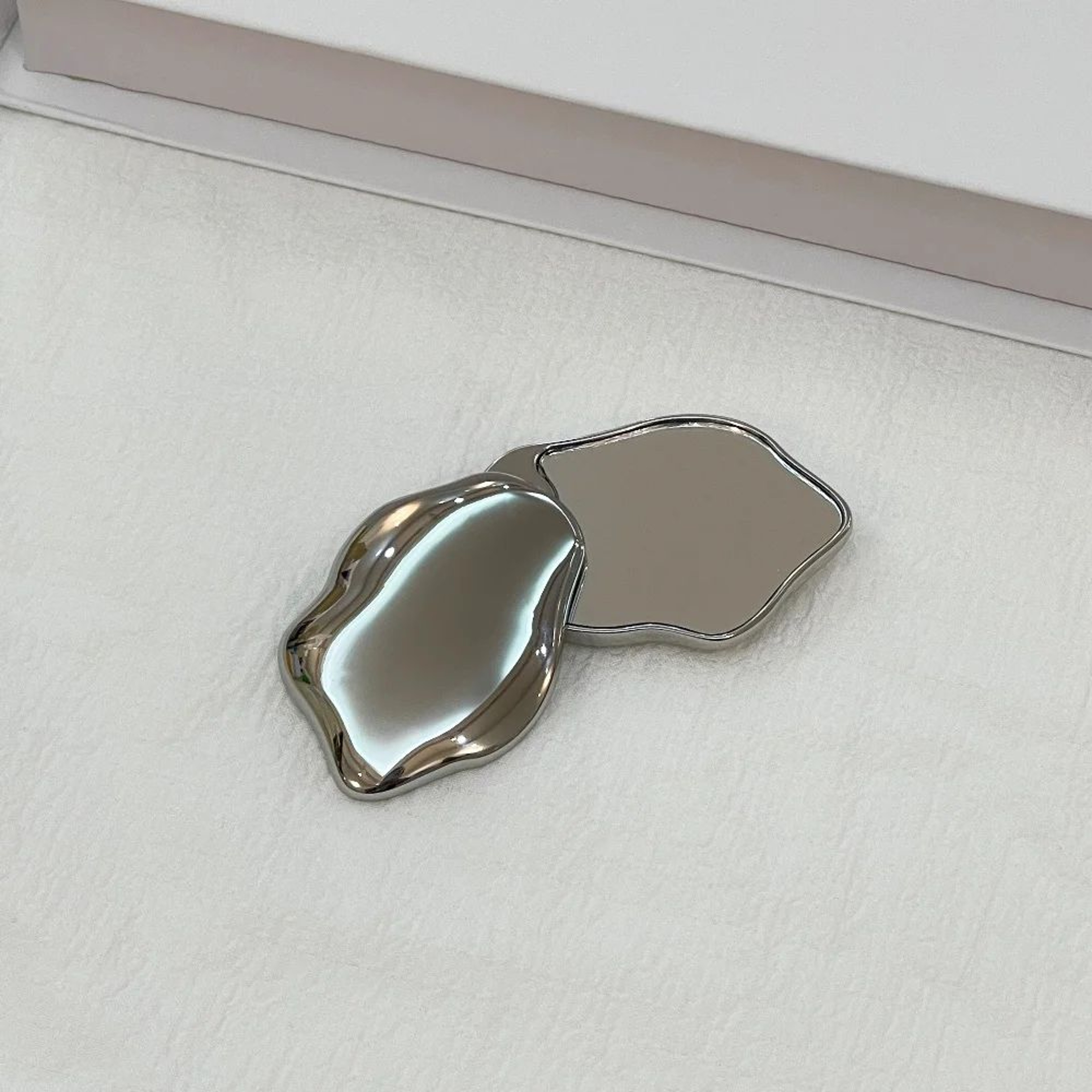 Heart Shaped Double Sided Portable Folding Makeup Mirror 2
