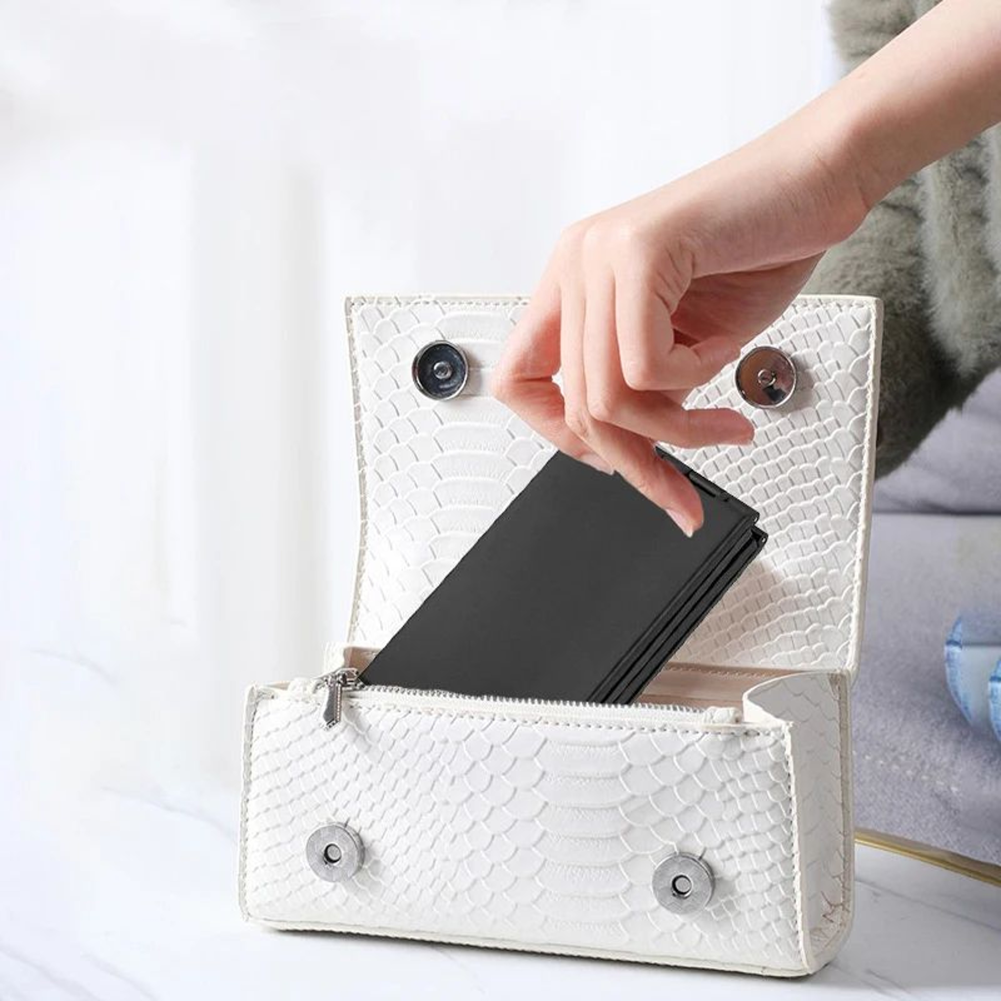 4 Way 360 Degree Foldable Self Hair Cutting Mirror 8
